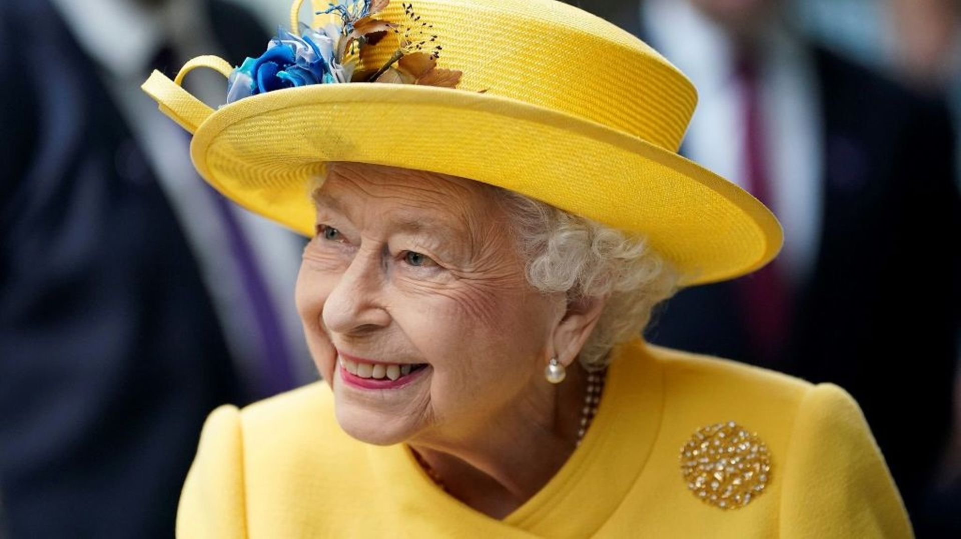 La reine Elizabeth II à l’inauguration d’une ligne de métro portant son nom, à la station de Paddington à Londres le 17 mai 2022
