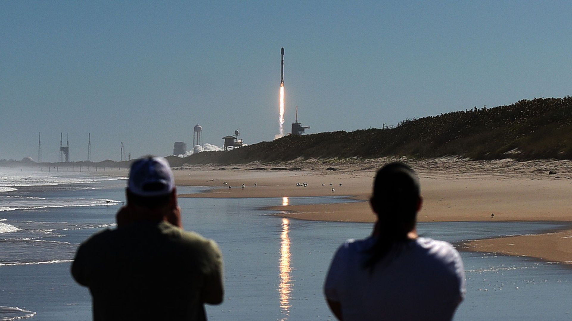 Lancement d’une fusée Falcon 9 au Centre spatial Kennedy