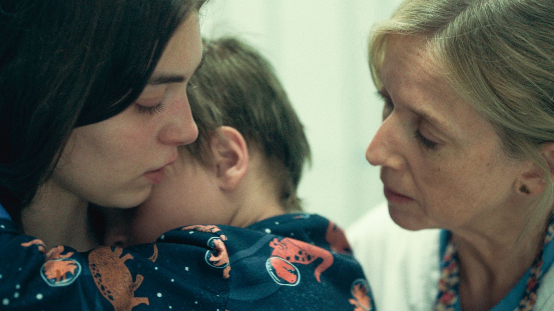 "L'Intérêt d'Adam" : quand un enfant devient otage du système dans le nouveau film choc de la Belge Laura Wandel