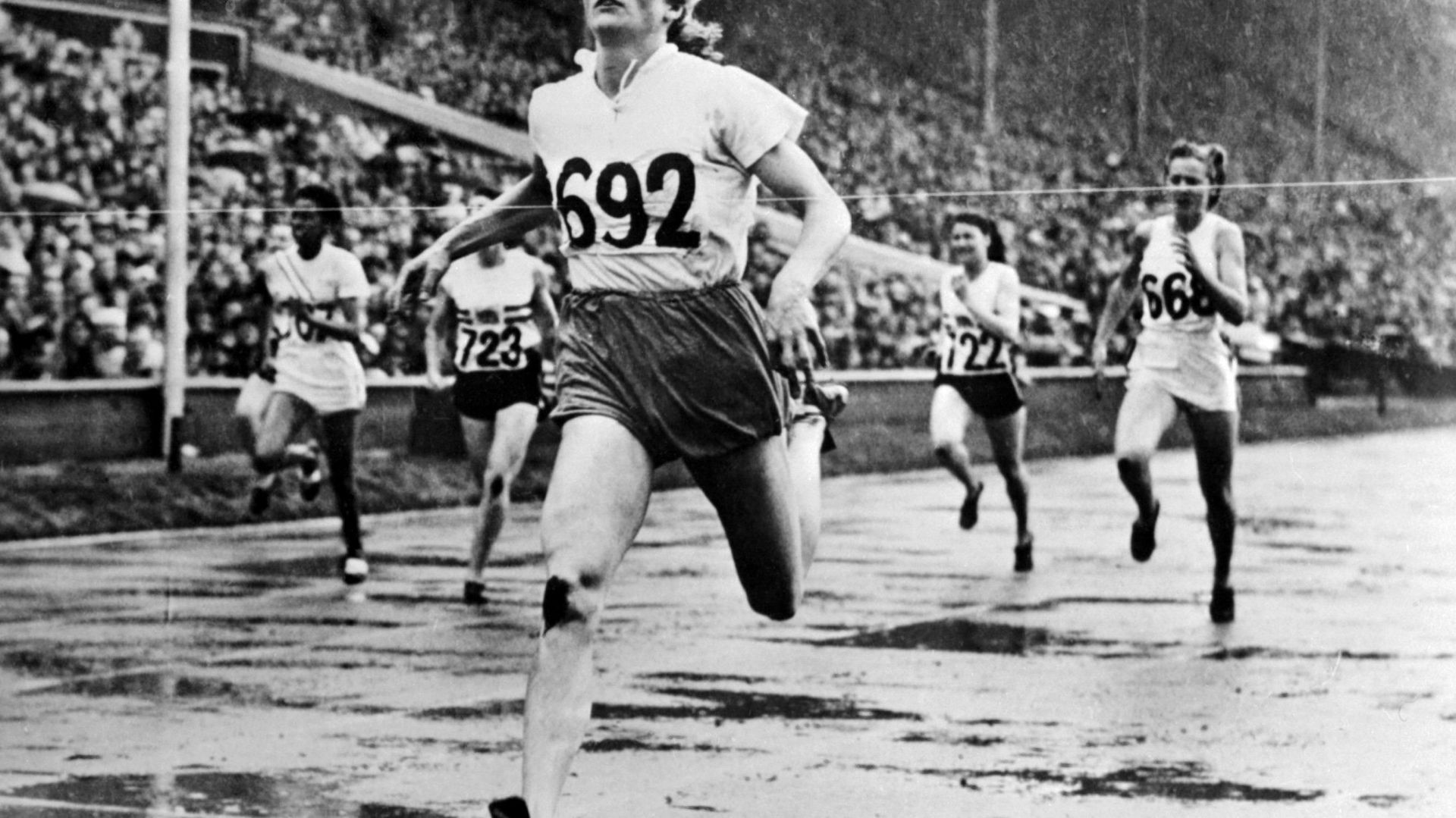 90 Torche officielle des Jeux Olympiques d'été de Londres en 1948 Vendu  3000 euros