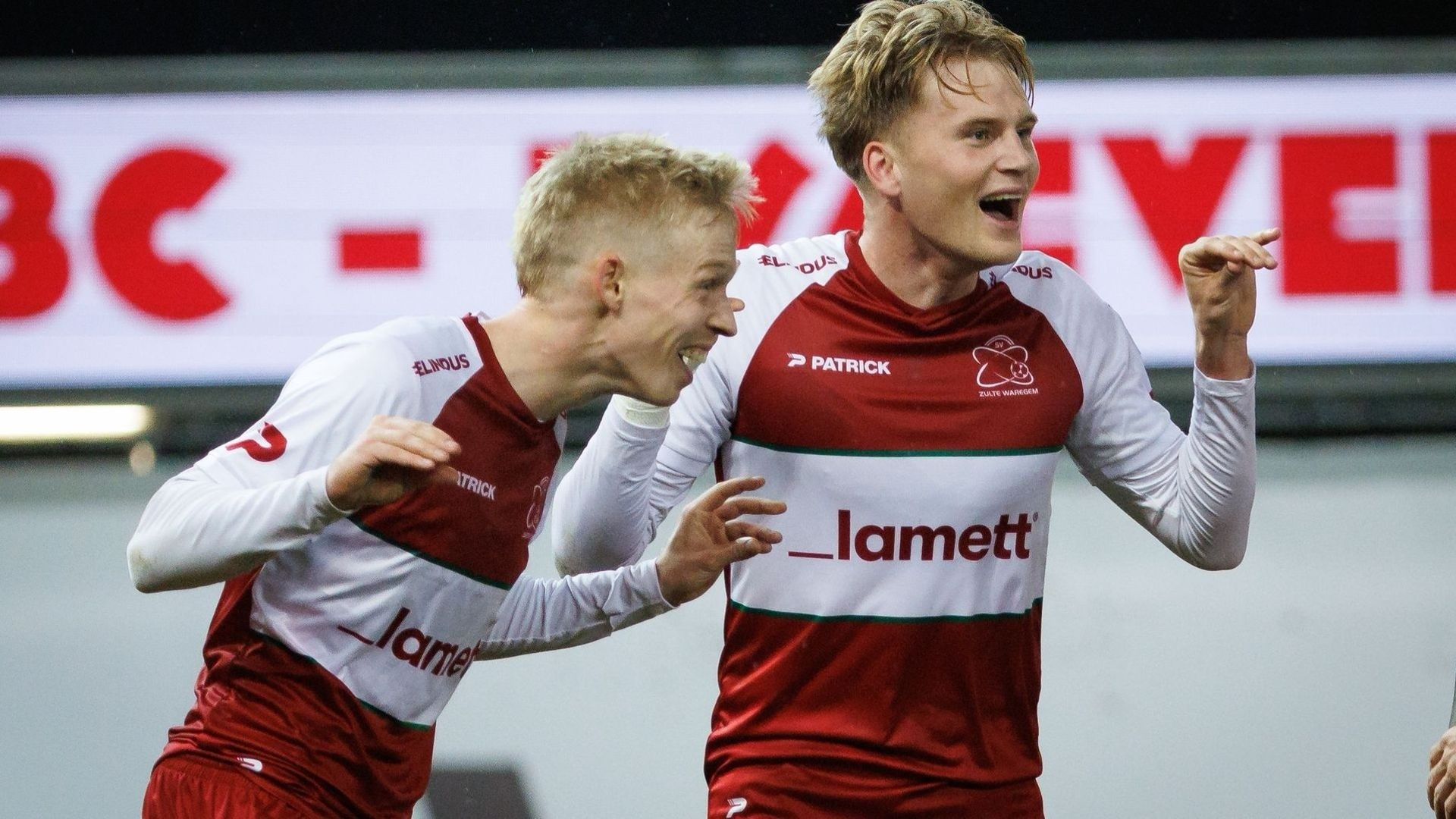 Zulte Waregem assomme Gand en première mi-temps et le rejoint au classement