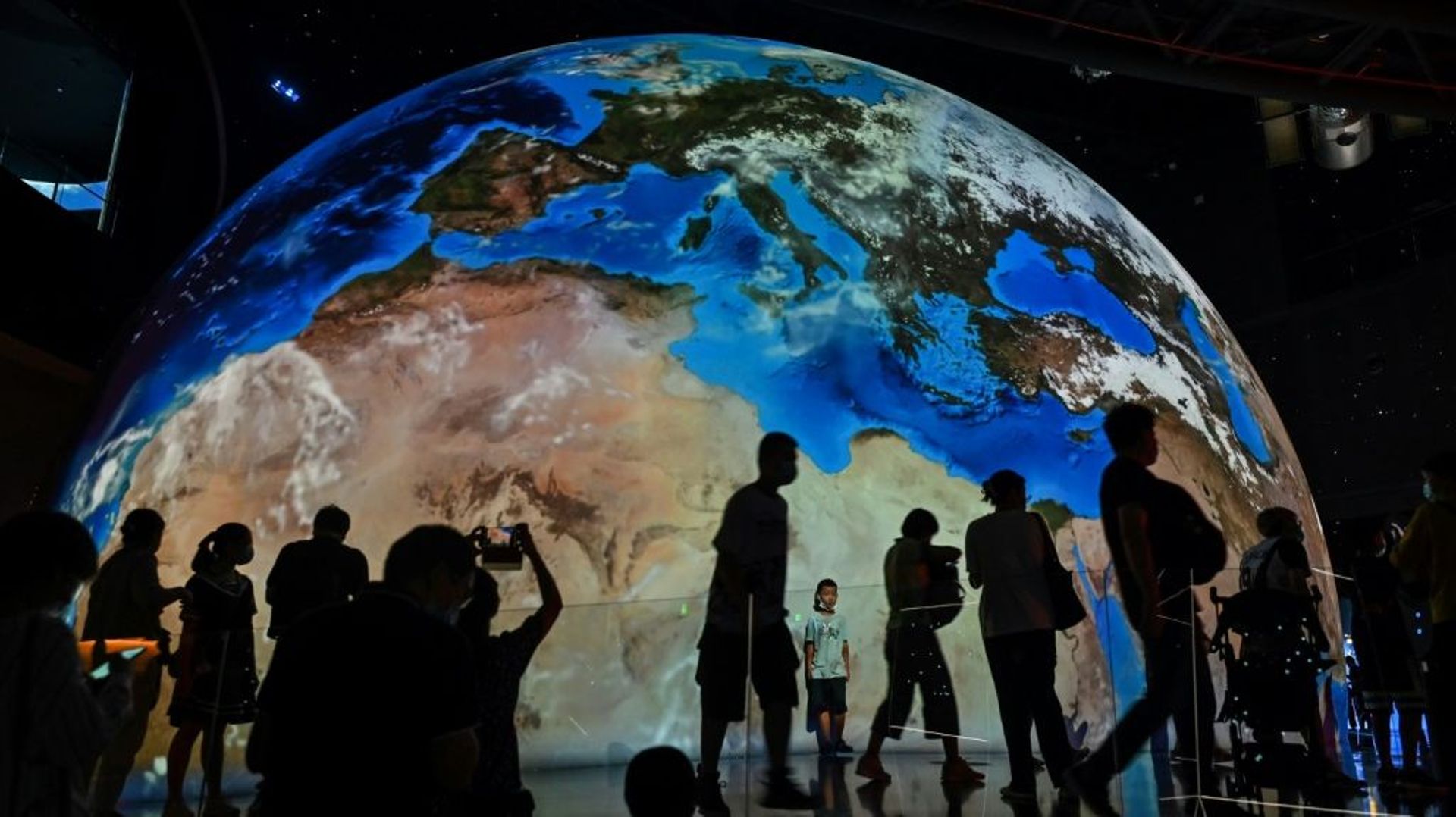 Le nouveau planetarium de Shanghai met en scène les récents exploits de la Chine dans le domaine spatial