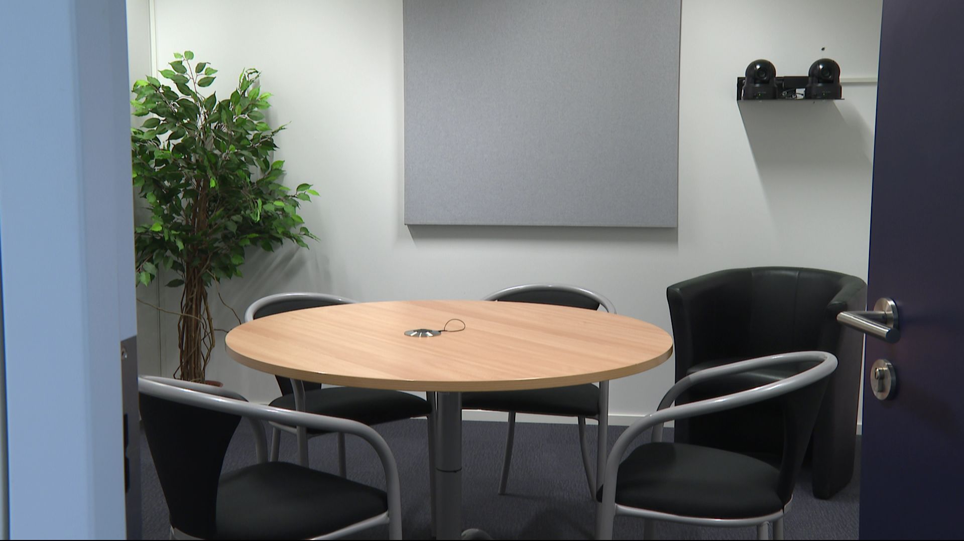 La salle d’audition filmée pour mineurs.