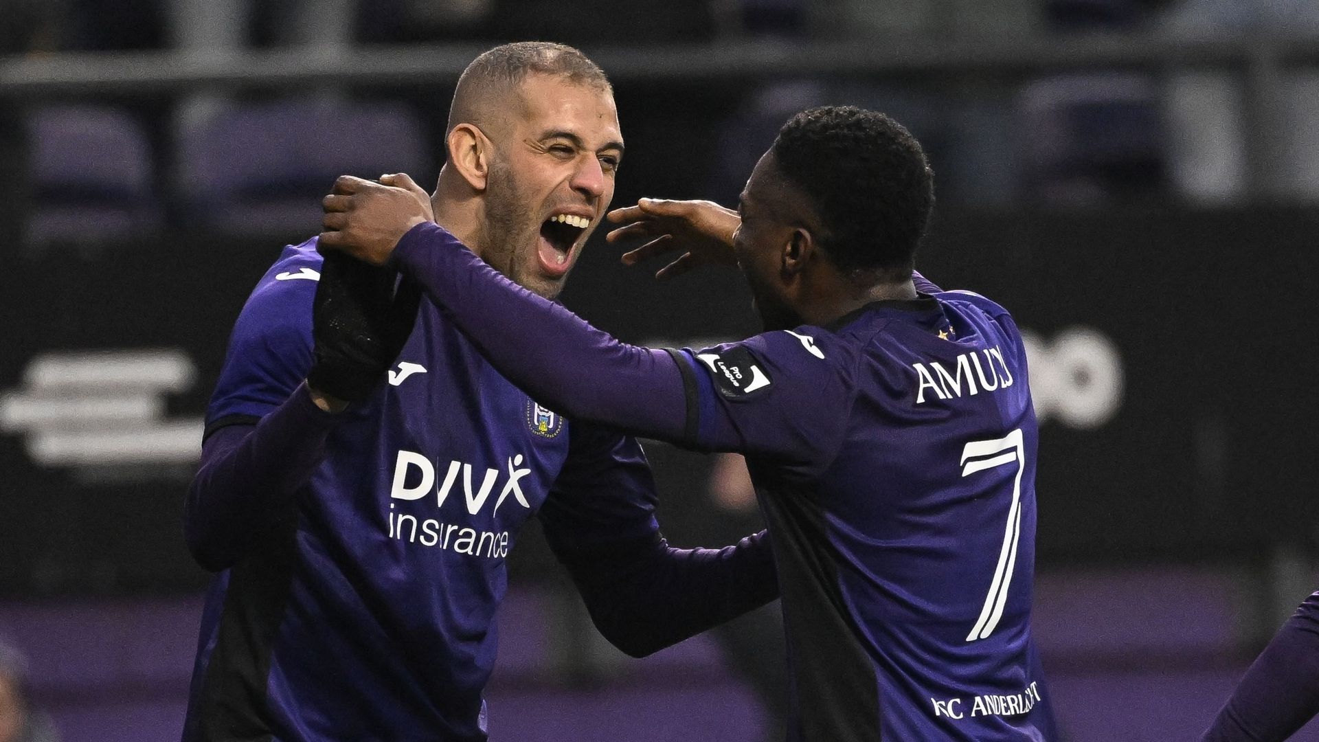  Islam Slimani