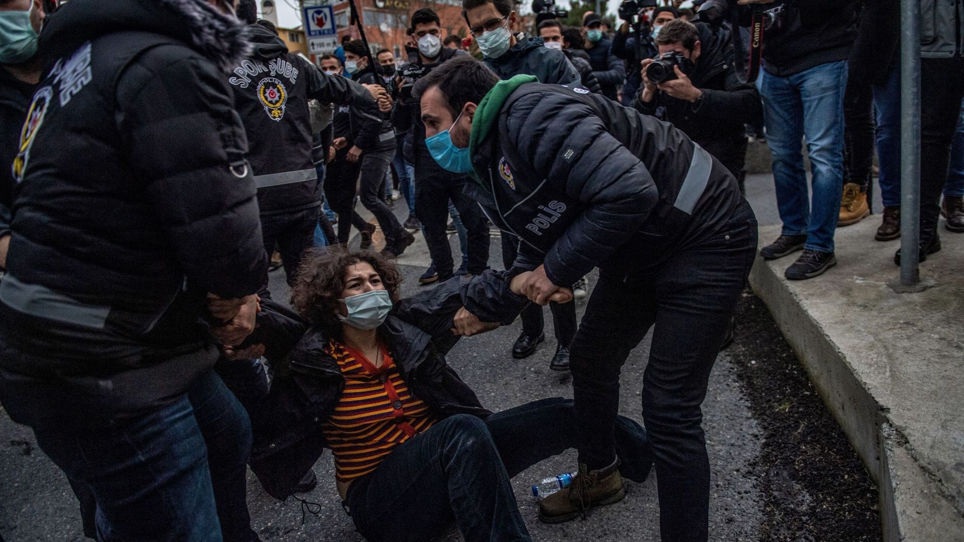 Turquie: 159 étudiants interpellés après une manifestation