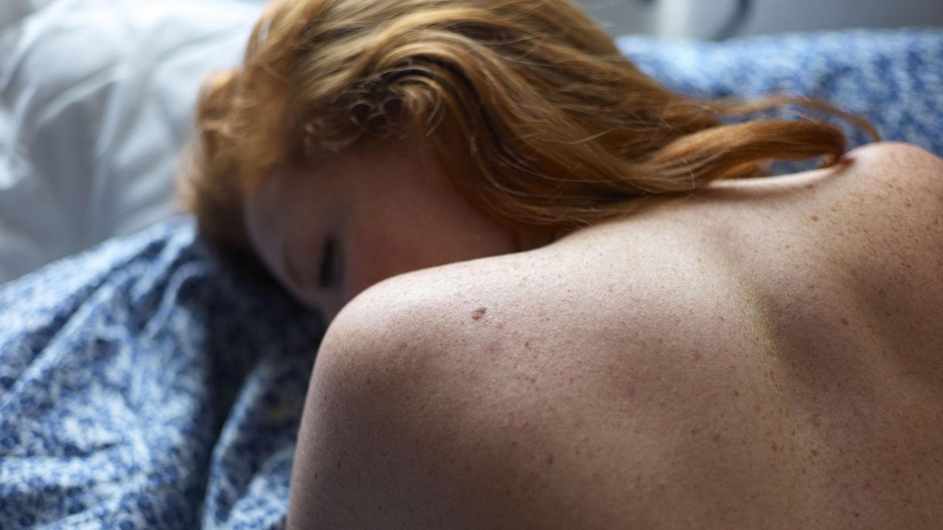 Peaux artificielles : comment reproduire la complexité de la peau humaine… jusqu’à son interaction avec le parfum