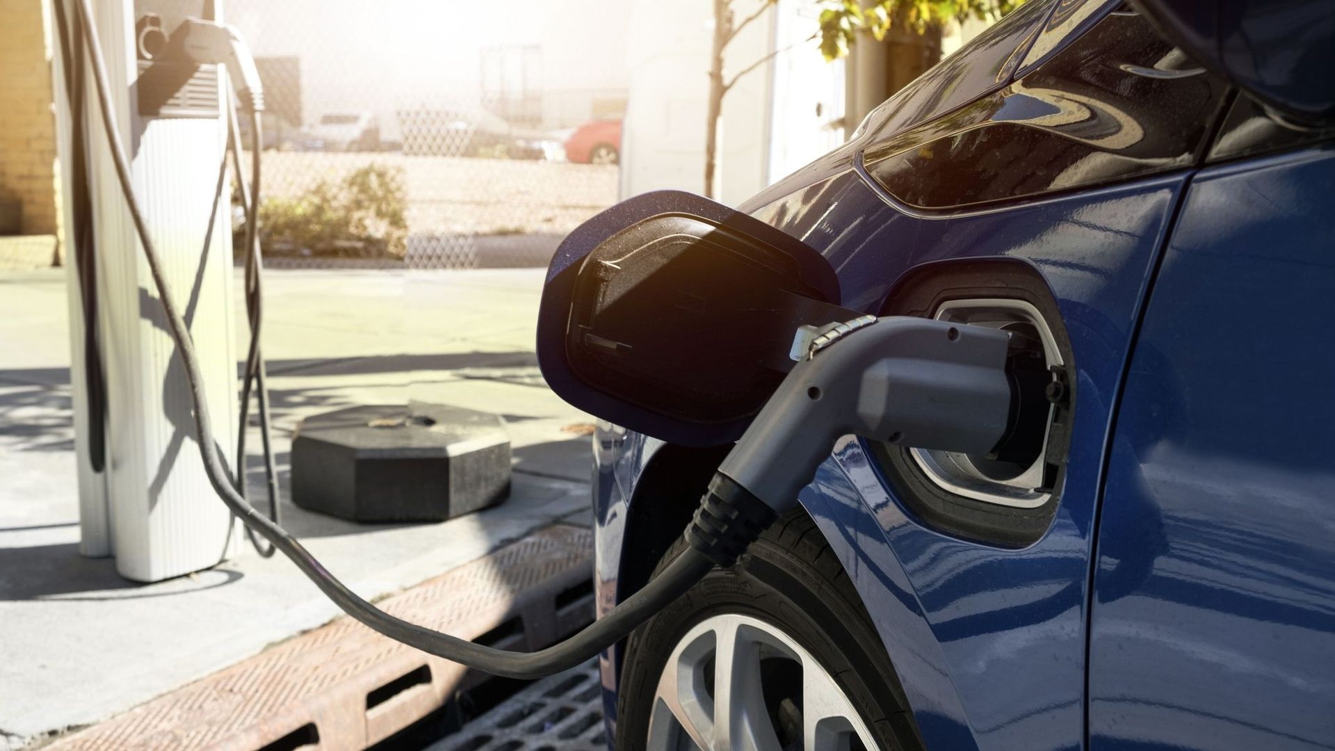 Rouler en voiture électrique permettrait d'économiser plusieurs centaines d'euros par mois.