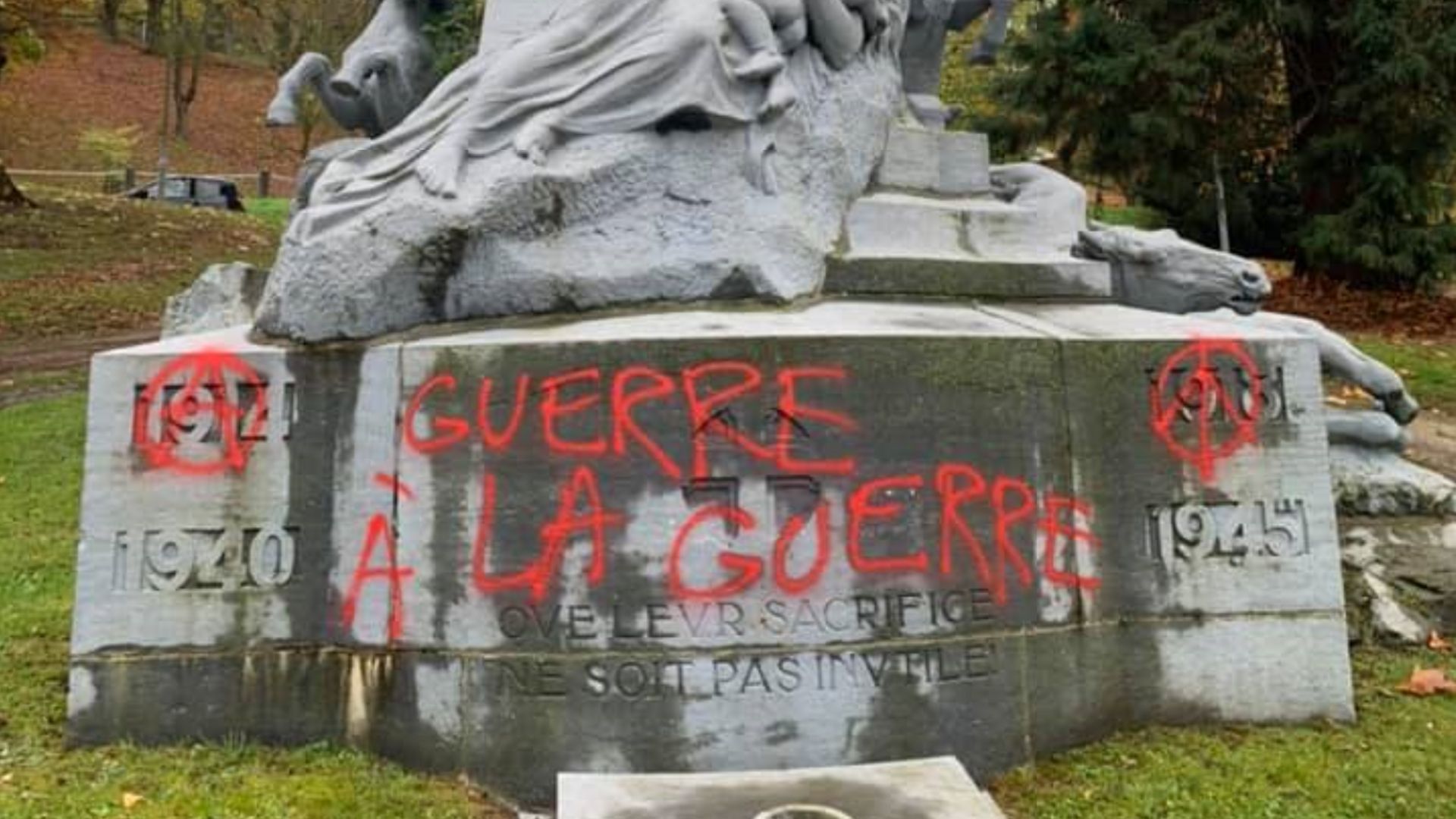 11 novembre à Namur: quatre monuments aux morts vandalisés dans la nuit de mardi à mercredi