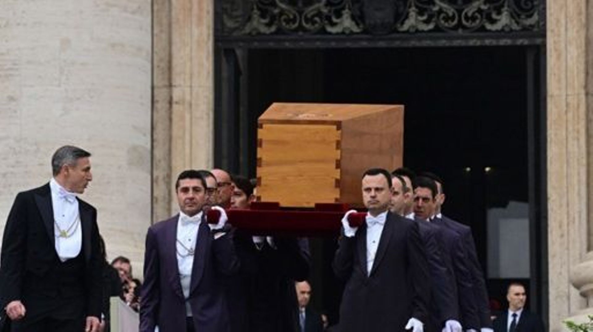 Pallbearers carry the coffin of Pope Emeritus Benedict XVI at the start of his funeral mass at St. Peter’s square in the Vatican, on January 5, 2023. Tiziana FABI / AFP