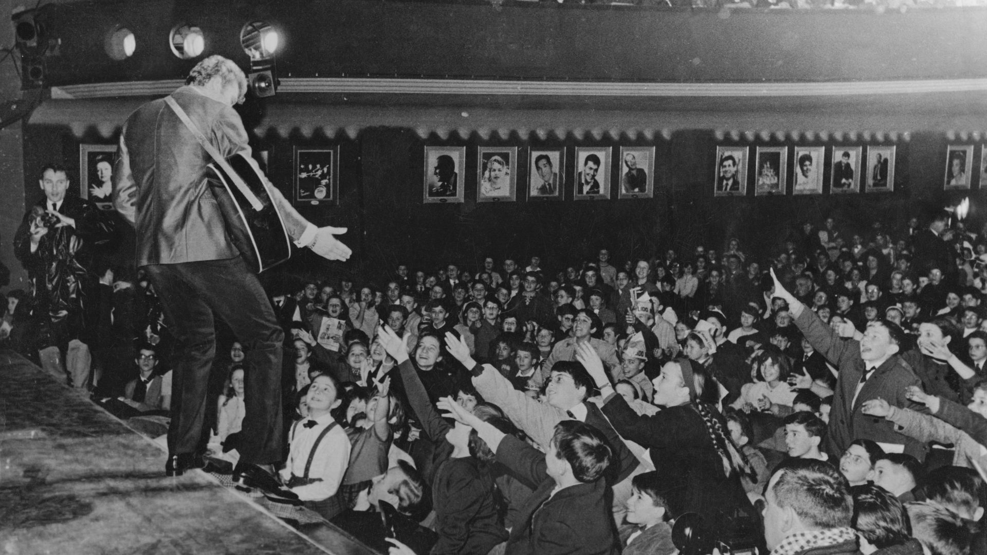 Johnny Hallyday au Musicorama de Paris en 1962, année de sortie de L’idole des jeunes