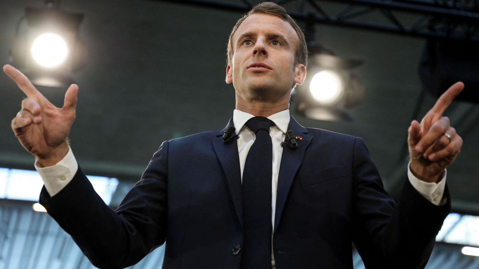 Se voulant "en même temps" libéral et de gauche, Emmanuel Macron affirme prendre le meilleur de la gauche et de la droite.