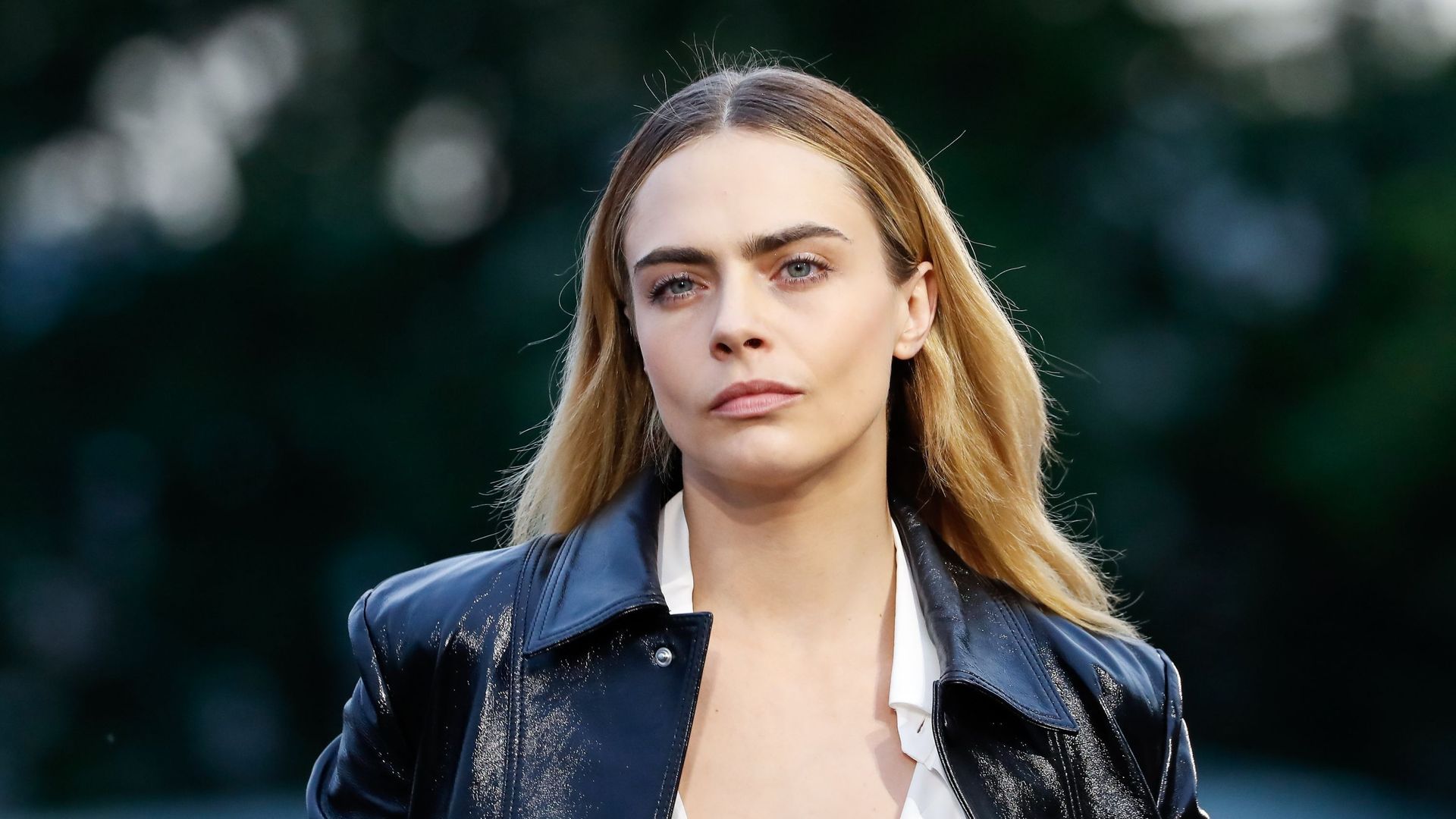 Cara Delevingne se masturbe pour la science - RTBF Actus