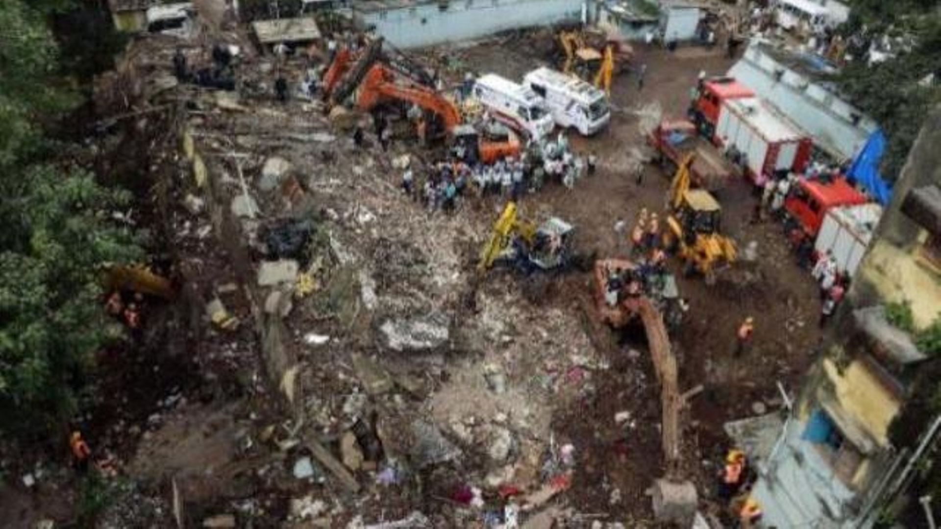 immeuble-effondre-a-bombay-60-morts-retrouves-dans-les-decombres