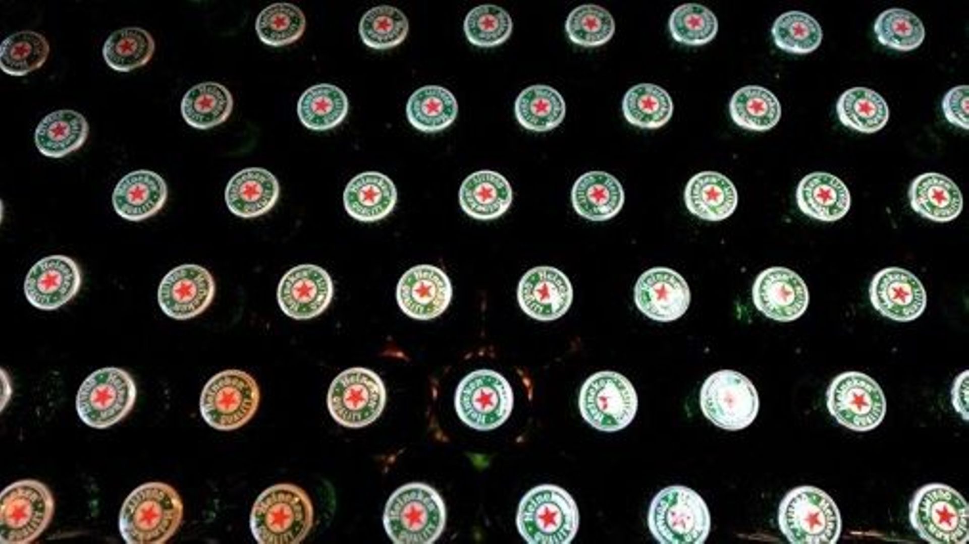 Heineken vend moins de bière mais à prix plus élevés