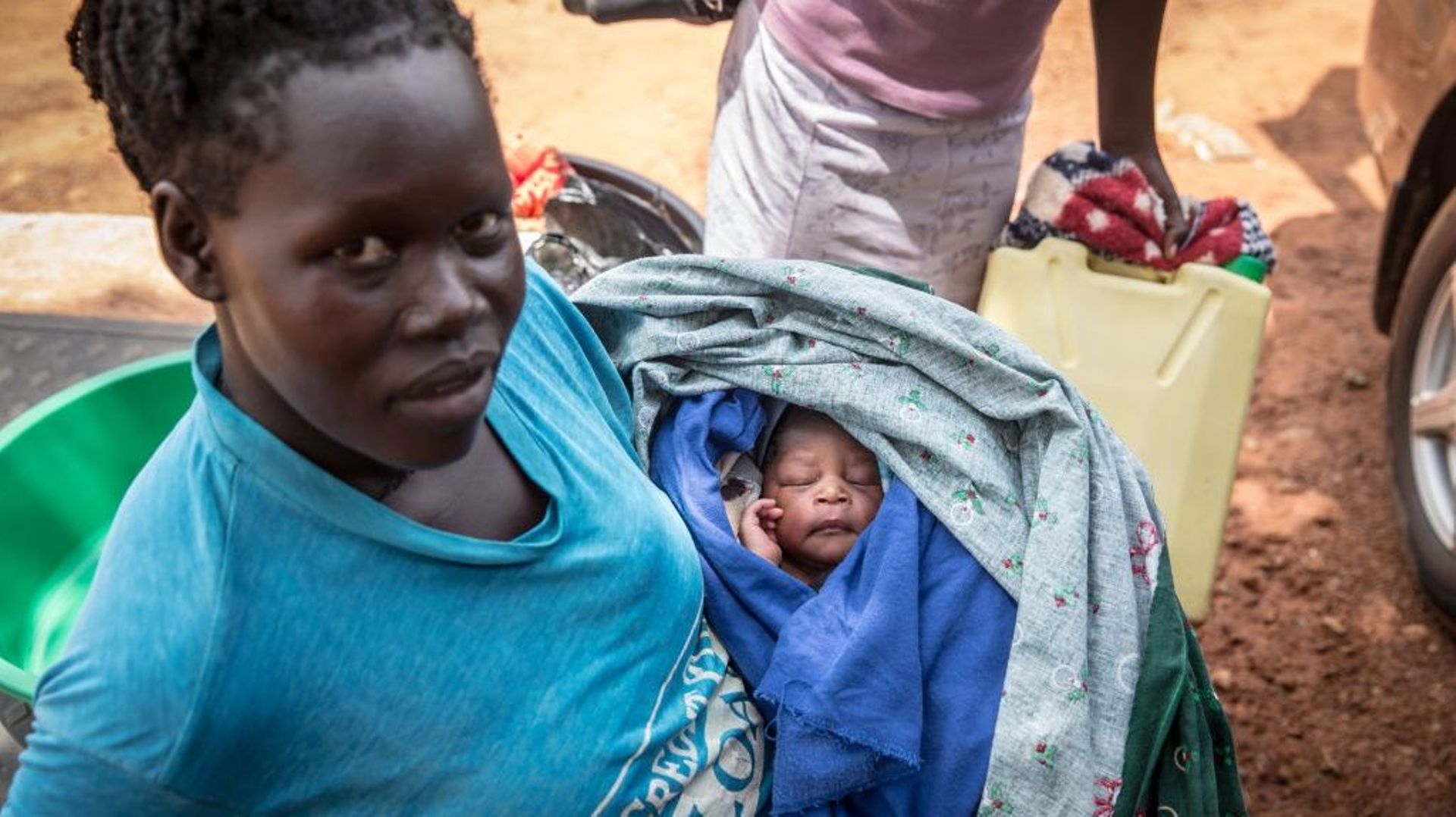 Une femme et son nouveau-né en Ouganda, en 2020.