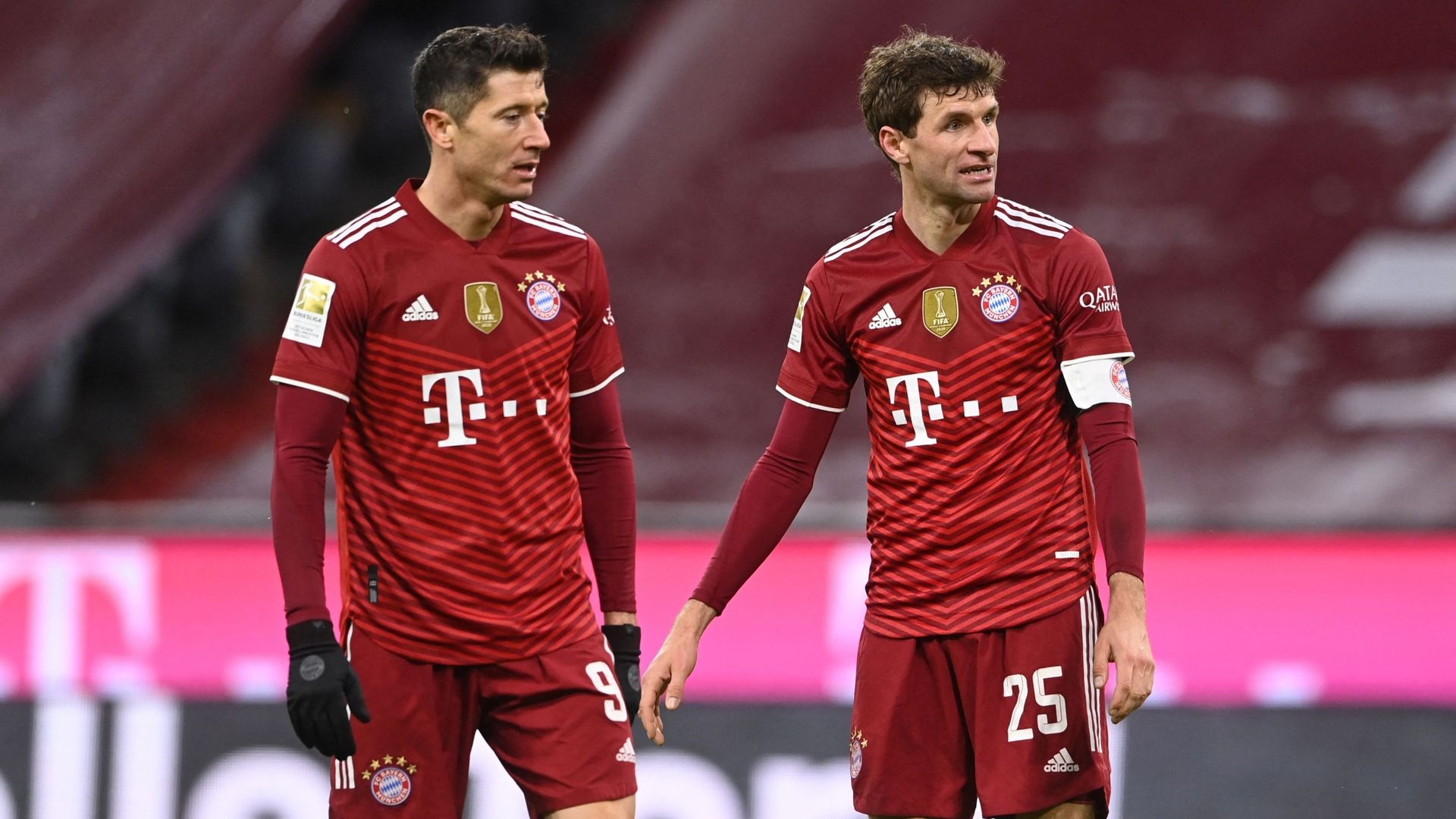 Robert Lewandowski et Thomas Muller (Bayern Munich) face au Borussia Monchengladbach.