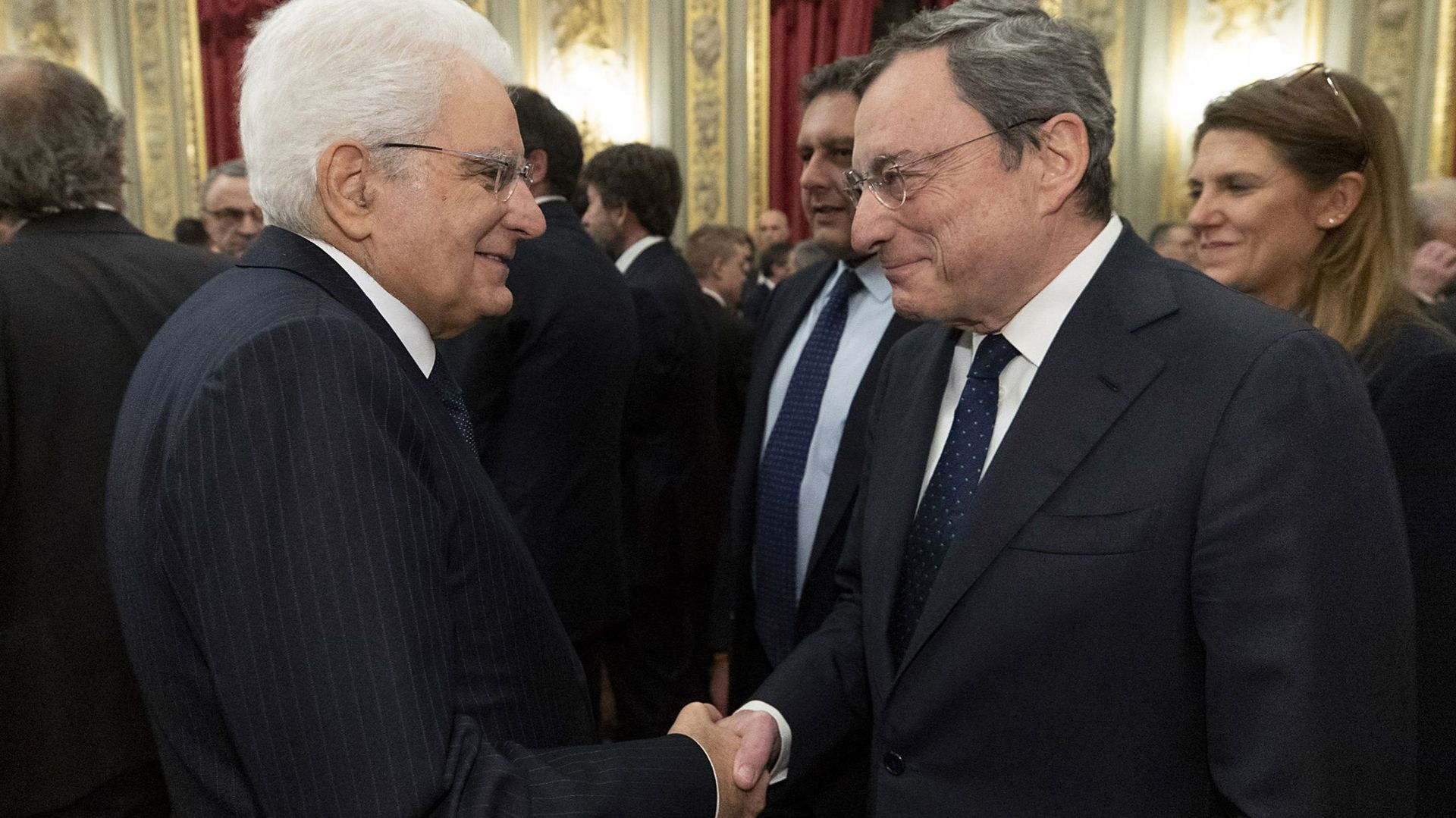 Cette photo de 2019 montre le Président Sergio Mattarella, à gauche, et Mario Draghi, bien avant qu’il devienne Premier ministre.