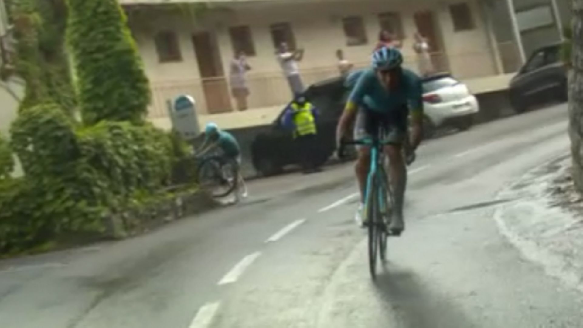 Chute au Tour de France: Miguel Angel Lopez tombe dans le panneau