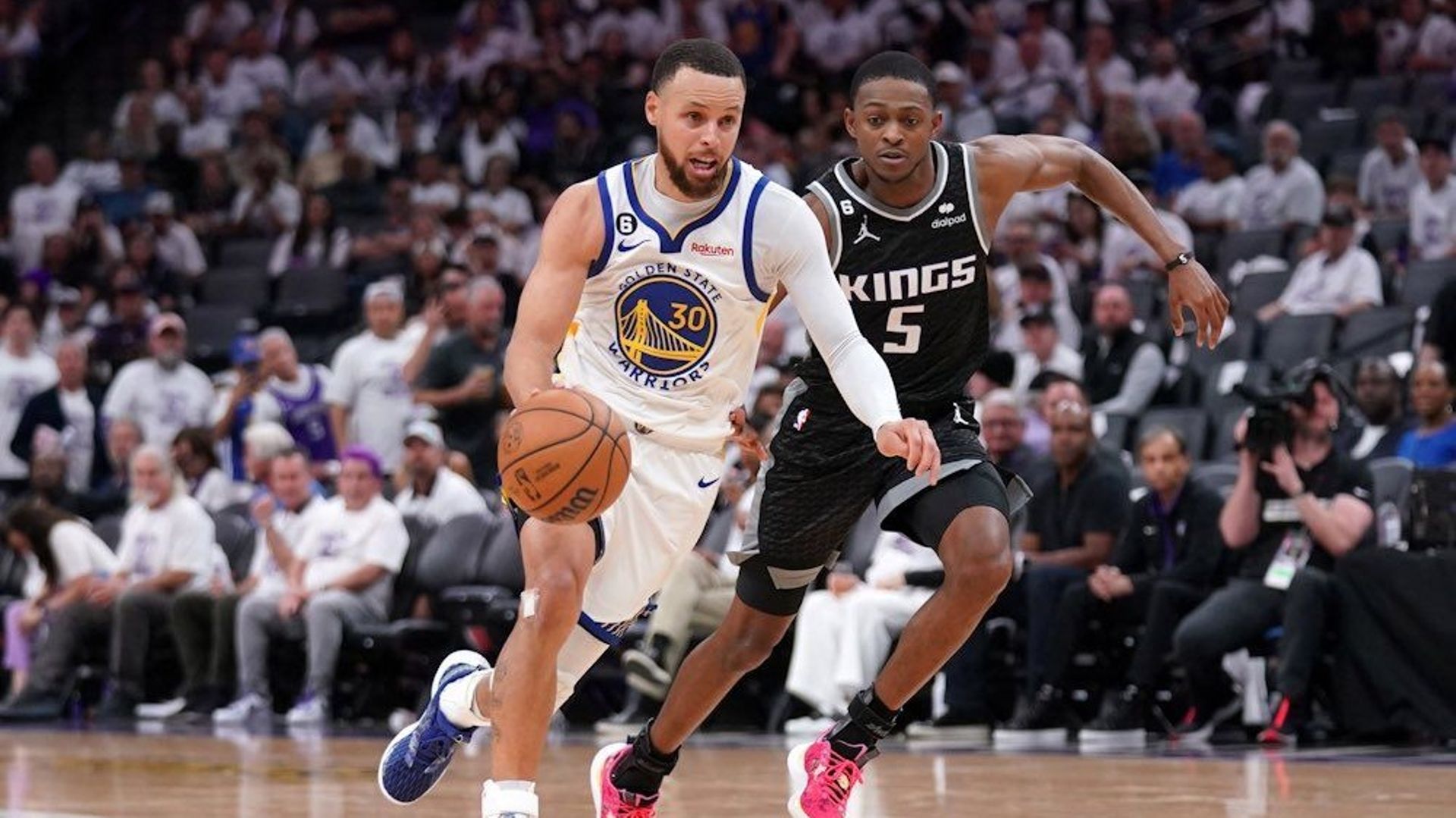 Stephen Curry face aux Kings.