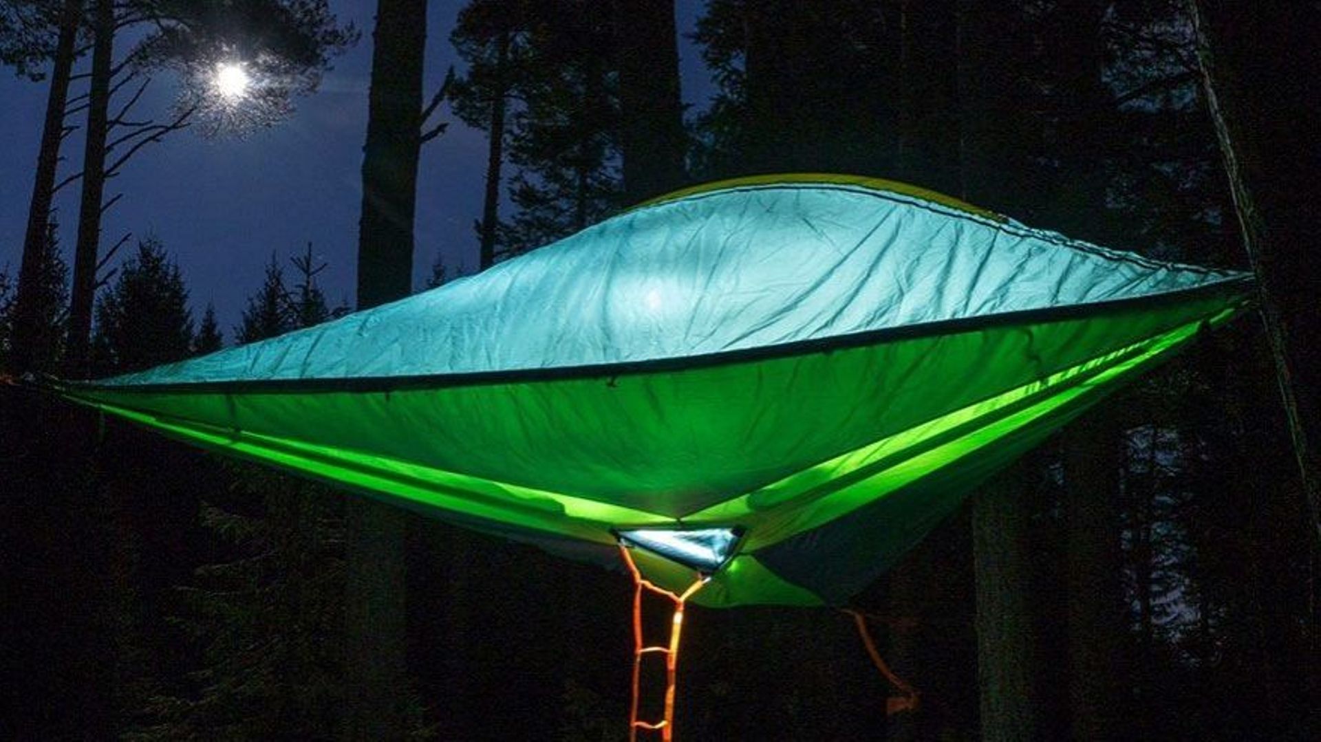 Camping : des tentes suspendues pour vous abriter
