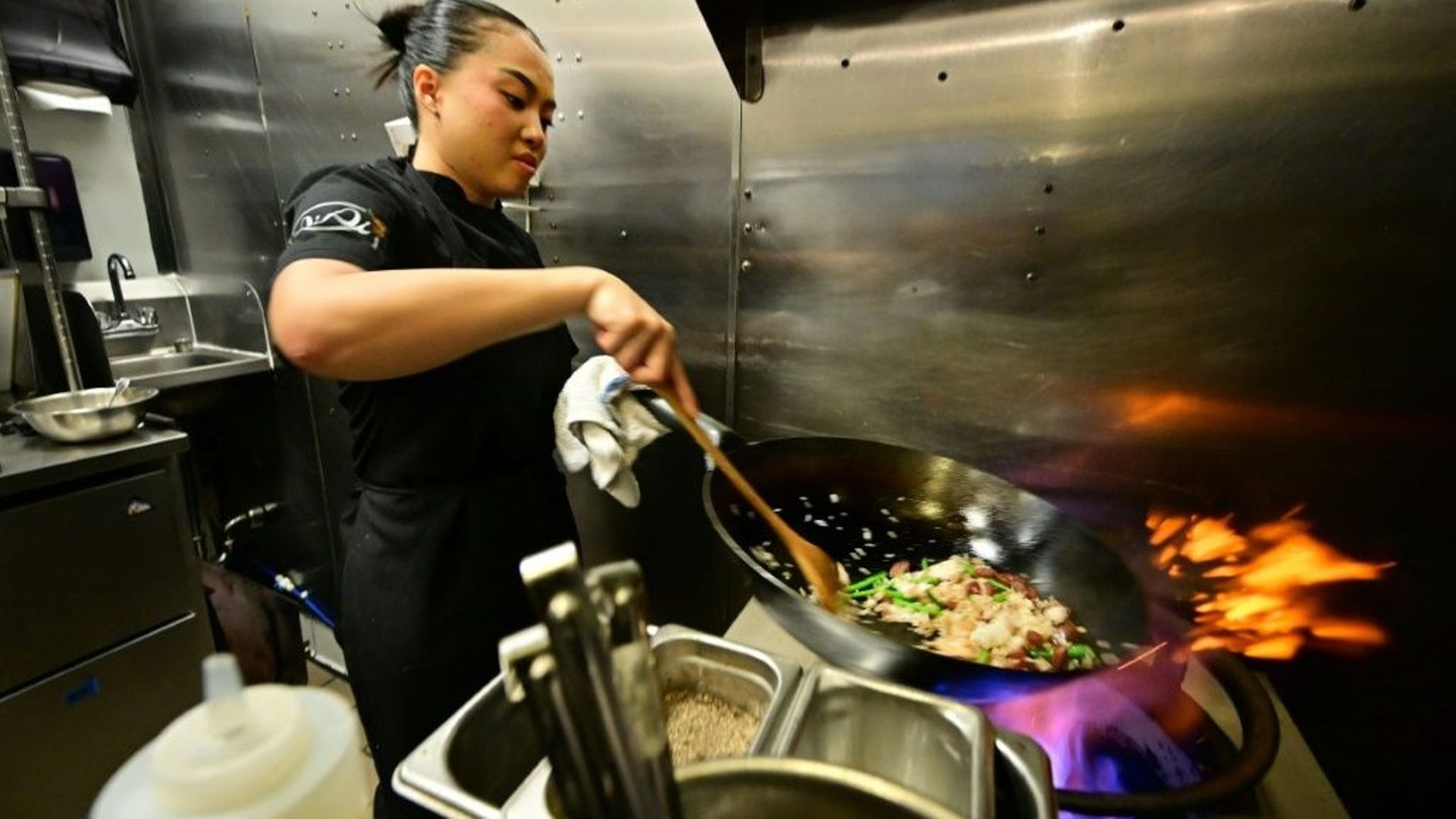 Une star de la cuisine sur TikTok ouvre son premier restaurant à