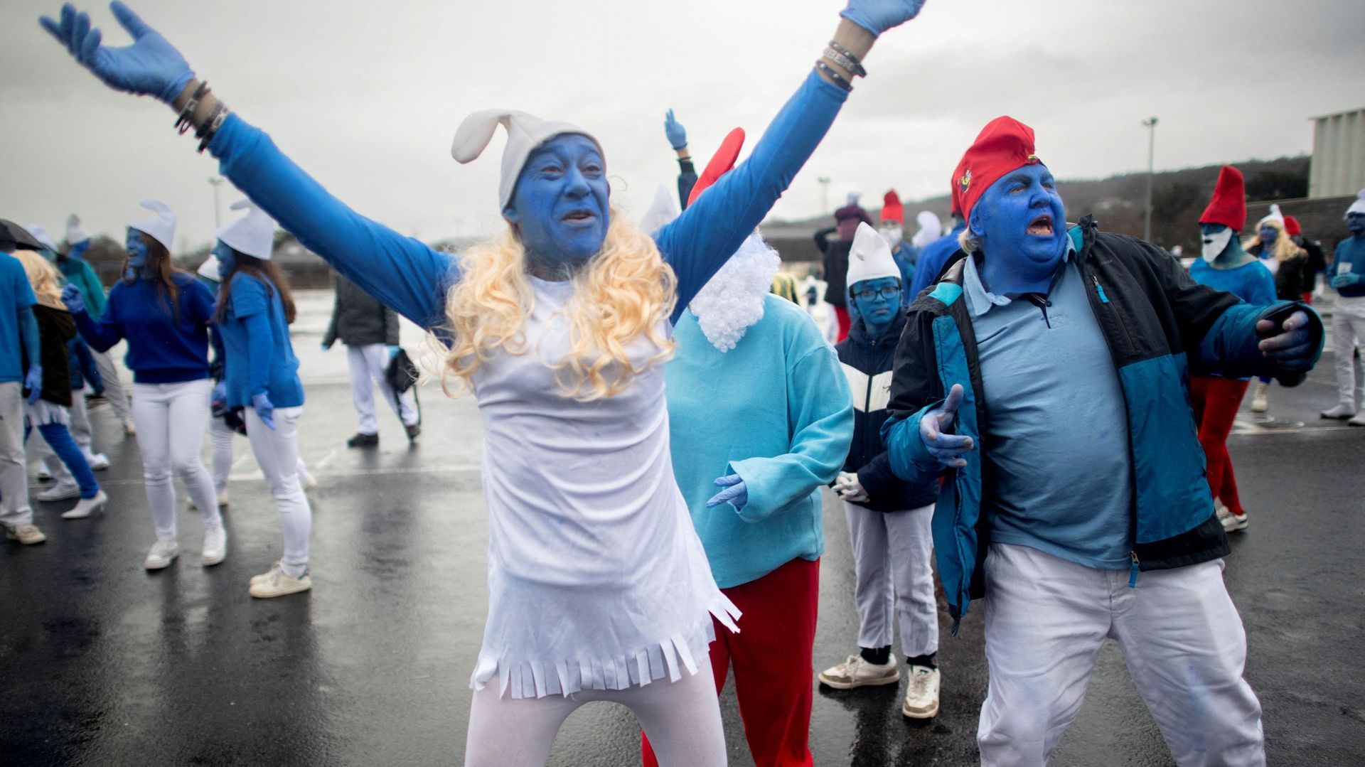 Tentative de record du monde du nombre de Schtroumpfs à Landerneau