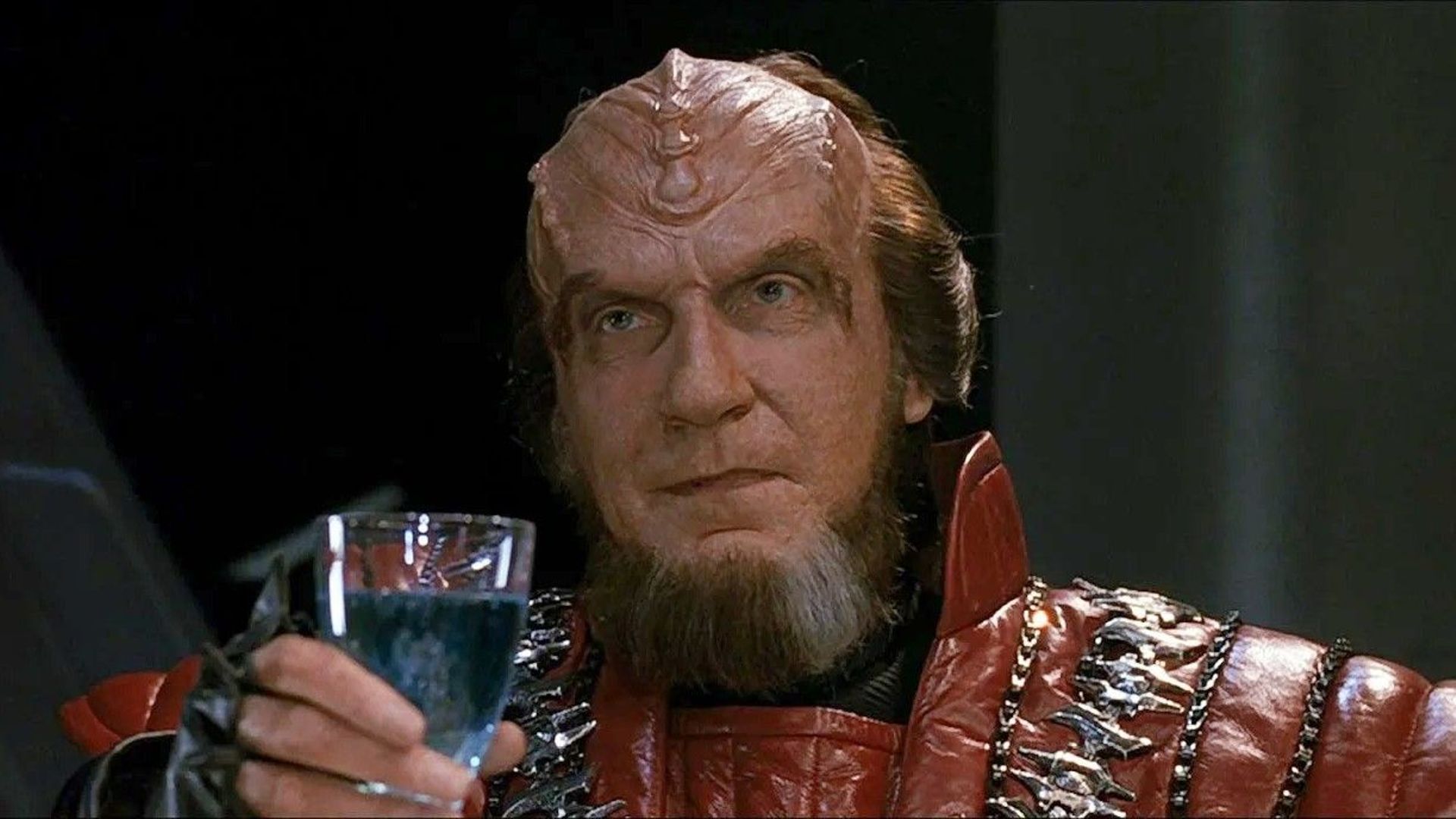 Vous le reconnaissez, David Warner en Klingon ?