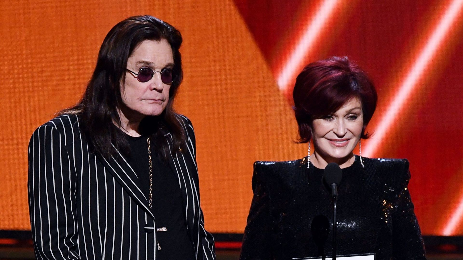 Ozzy Osbourne et Sharon Osbourne sur scène lors de la 62e cérémonie annuelle des GRAMMY Awards au STAPLES Center à Los Angeles le 26 janvier 2020.