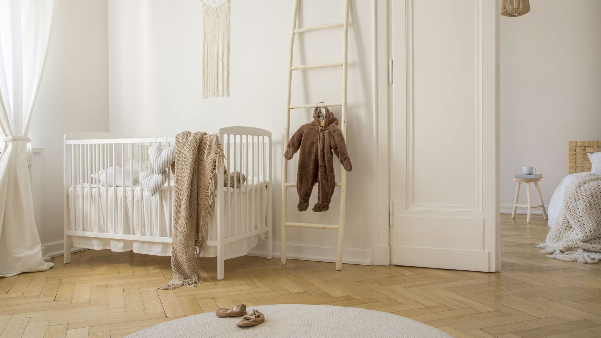 L’importance de la couleur pour les bébés : zoom sur les 'parents beiges'