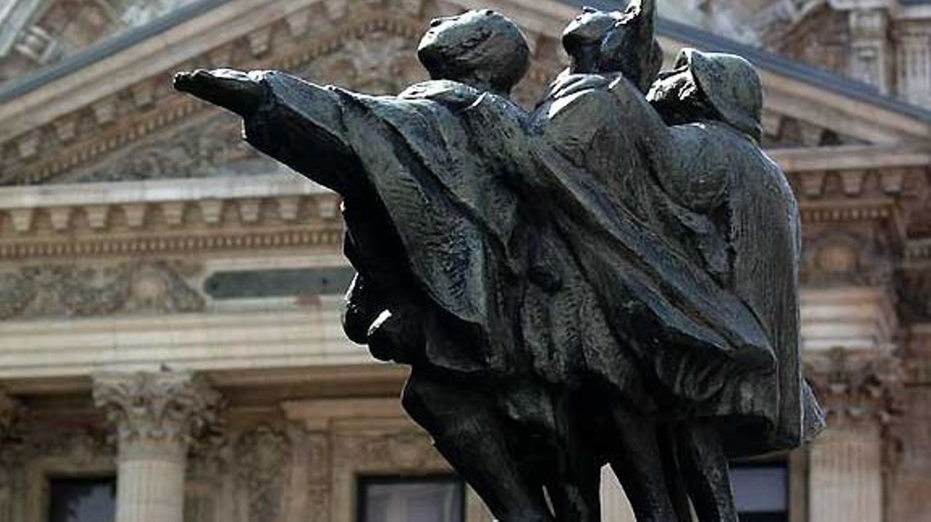 Statue des 3 aveugles- "Bruxelles en histoire et en légende" by brusselsbyfoot