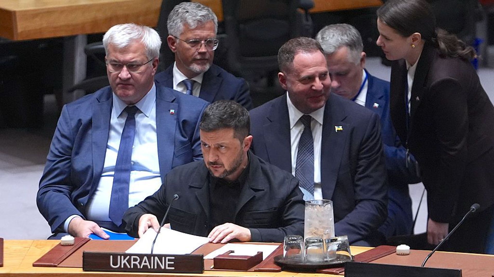 Guerre en Ukraine : Volodymyr Zelensky salue le "tournant" de Donald Trump sur l'Ukraine et pointe le rôle de la Chine