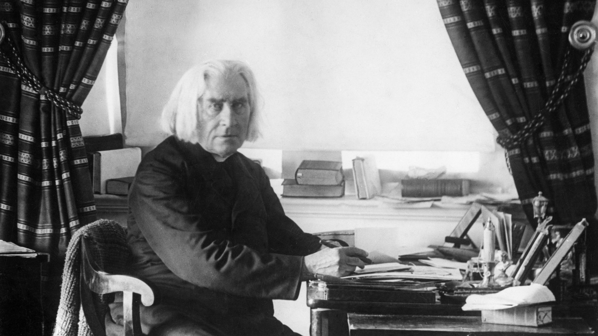 Franz Liszt dans son appartement à Weimar, aux alentours de 1884