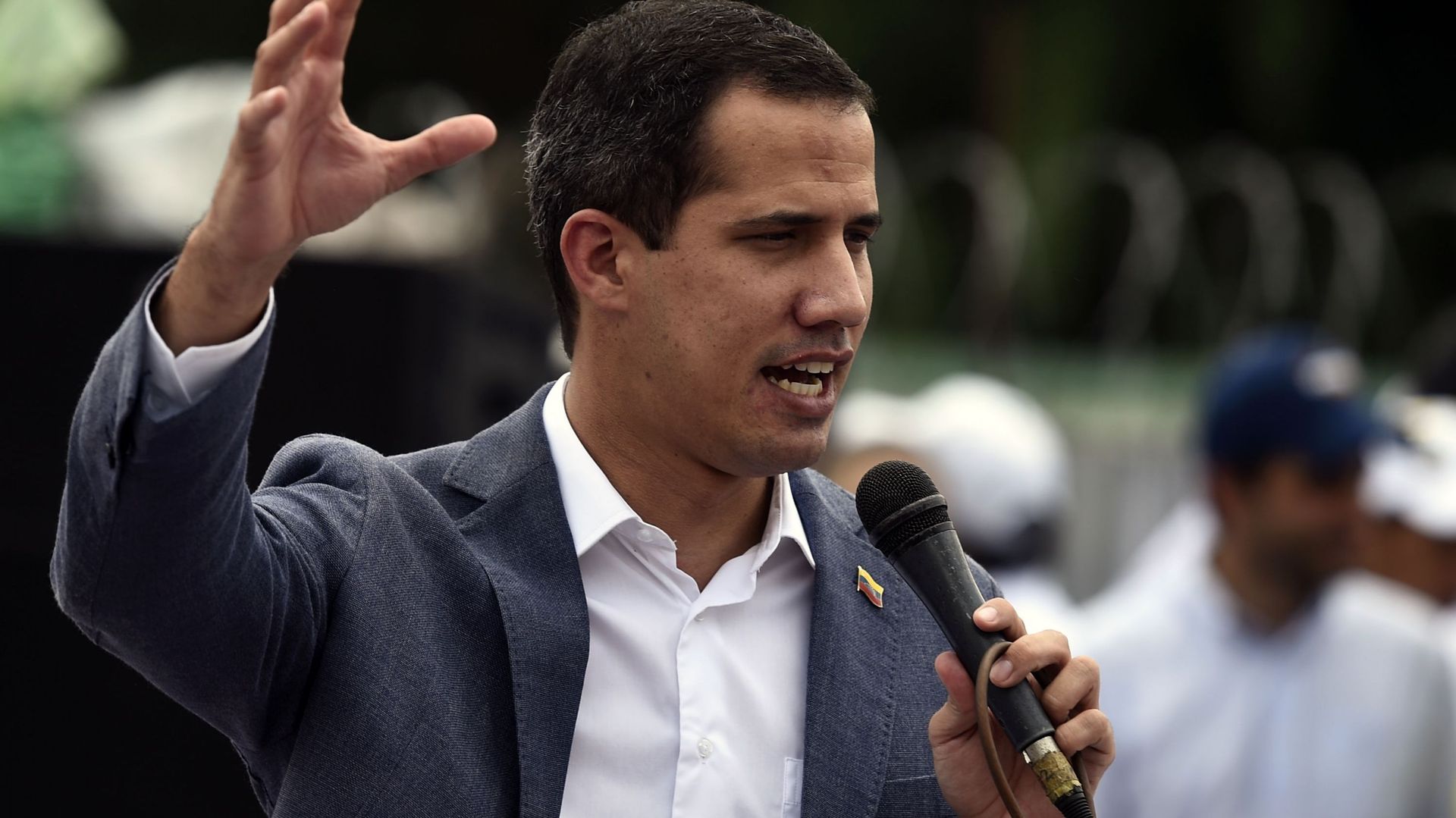 venezuela-guaido-revendique-le-soutien-de-soldats-le-pouvoir-denonce-une-tentative-de-coup-d-etat