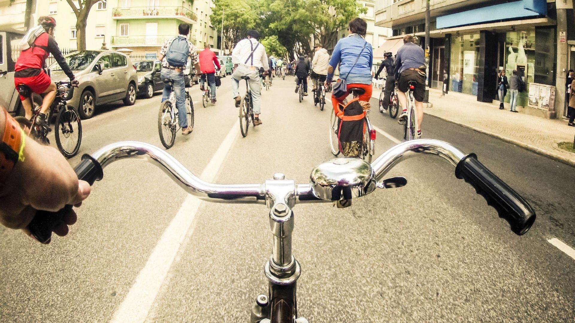 Critical mass cycling event in Lisbon