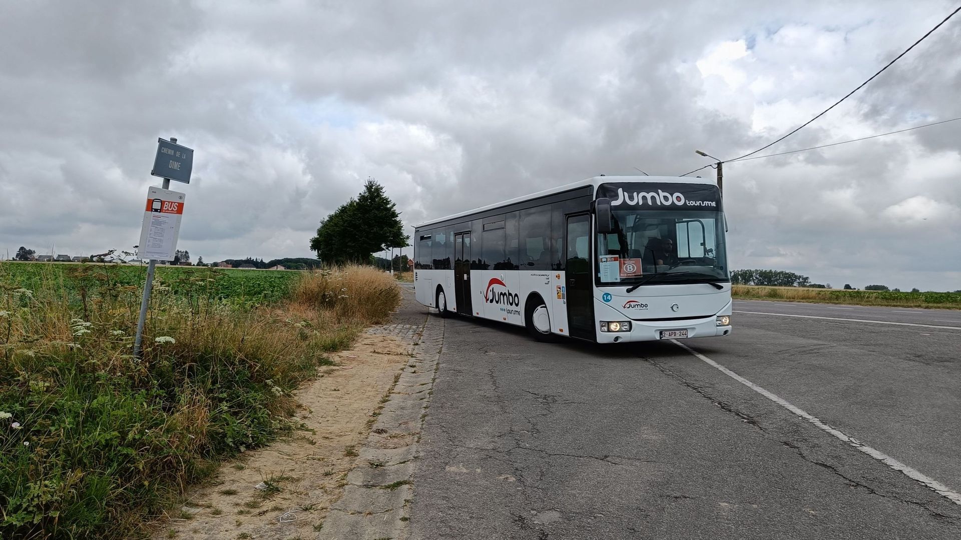 Un arrêt de bus temporaire a notamment été installé à quelques mètres de la gare d’Hennuyère.