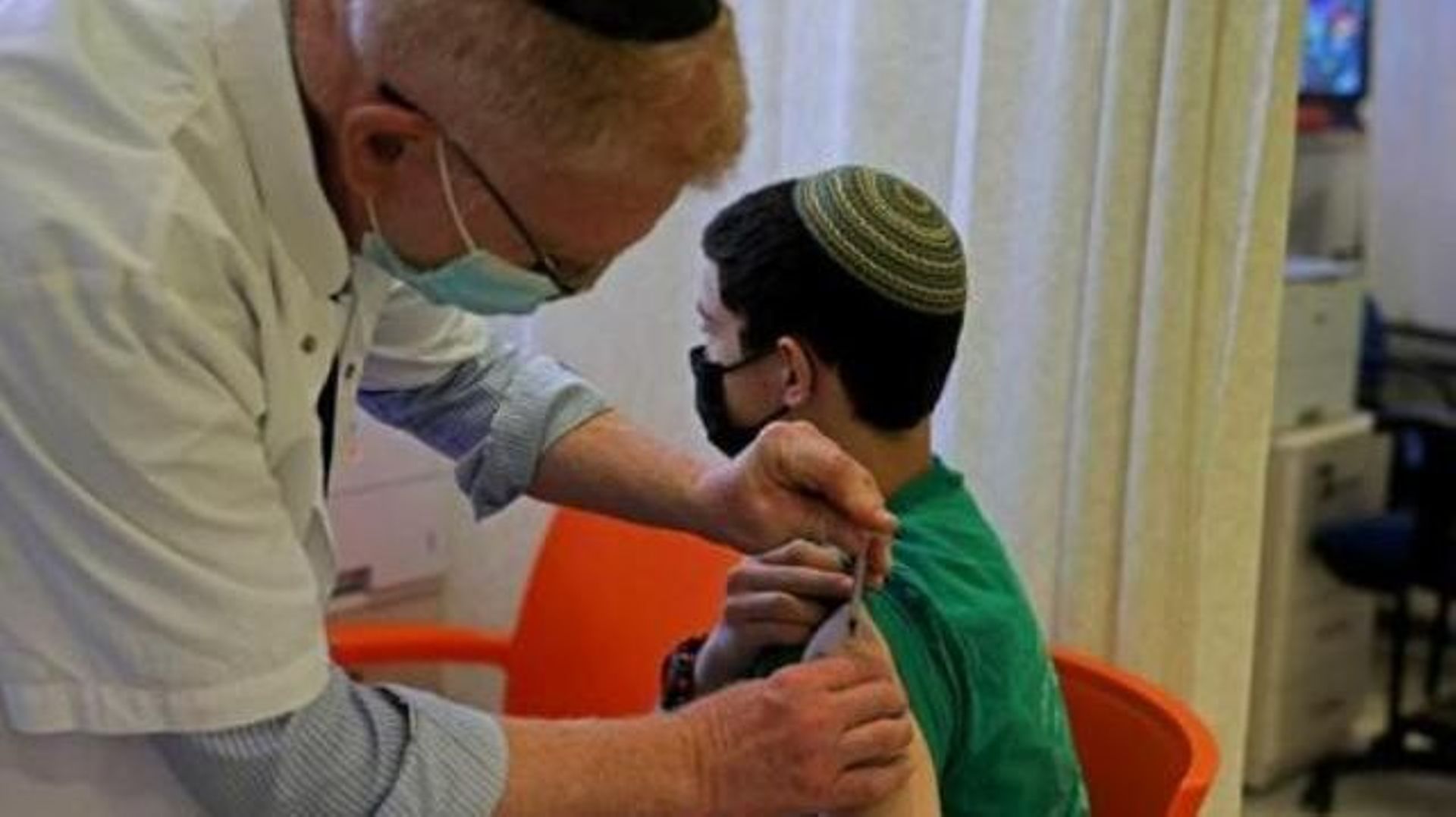 Covid-19: Israël lance la campagne de vaccination des adolescents de 12-16 ans