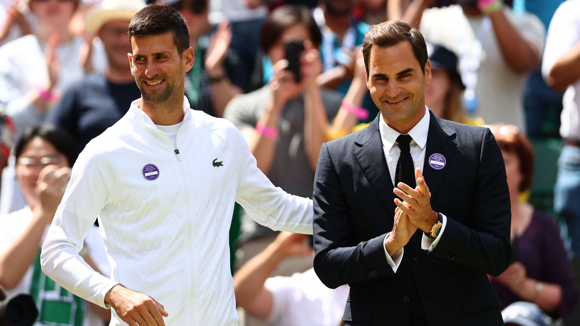 Novak Djokovic rende finalmente omaggio a Roger Federer