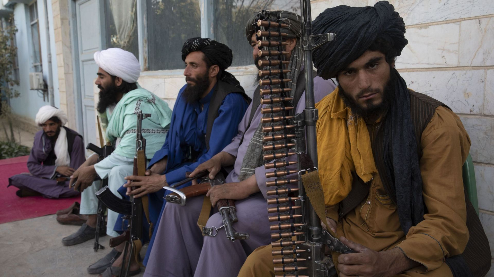 Membres talibans dans une base militaire à Qala-e-Naw, Badghis, nord de l'Afghanistan.