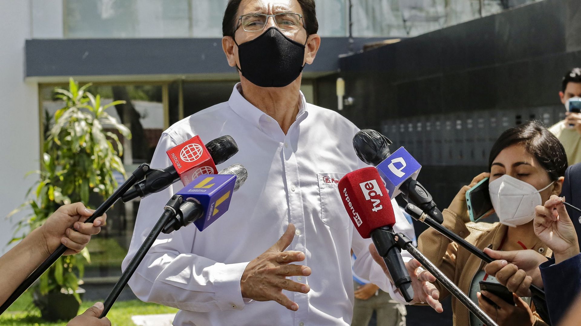L’ancien président péruvien Martin Vizcarra s’est fait vacciner en secret alors que la campagne n’était pas encore lancée dans le pays.