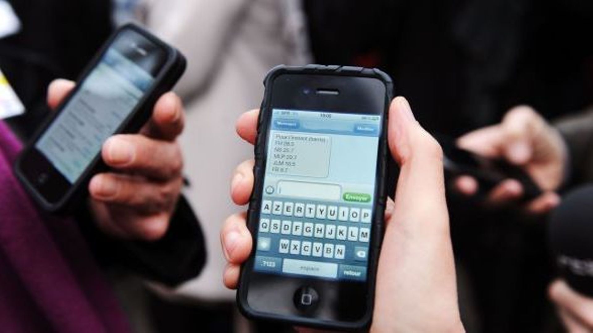300 sourds et malentendants ont les SMS d'alerte du Centre de Crise