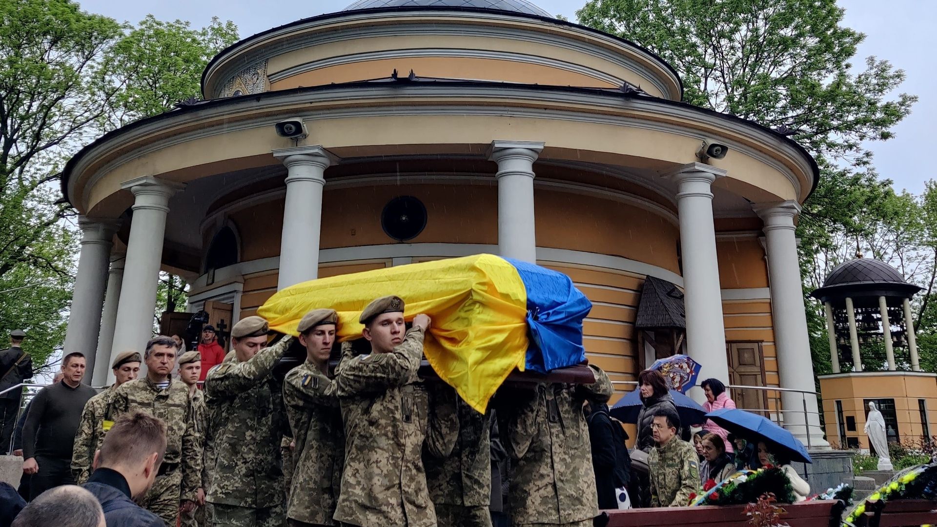 Cérémonie d'adieu à Denys Antipov, 18 mai 2022, Kyiv.