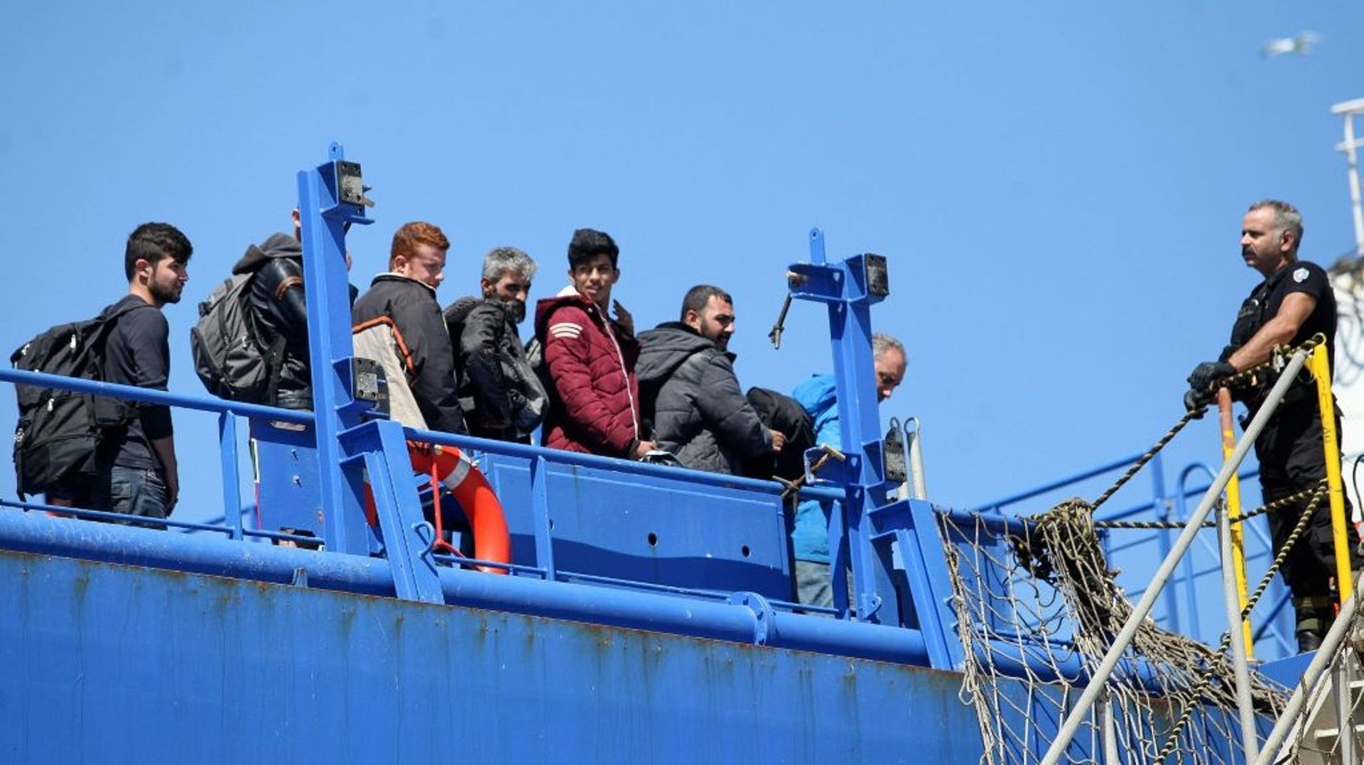 Grèce: une centaine de migrants secourus en Crète - RTBF Actus
