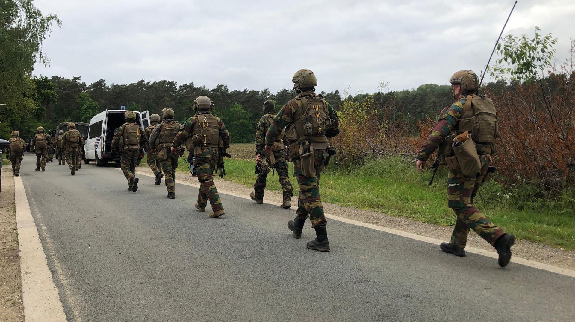 Des soldats qui participaient aux recherches ce jeudi