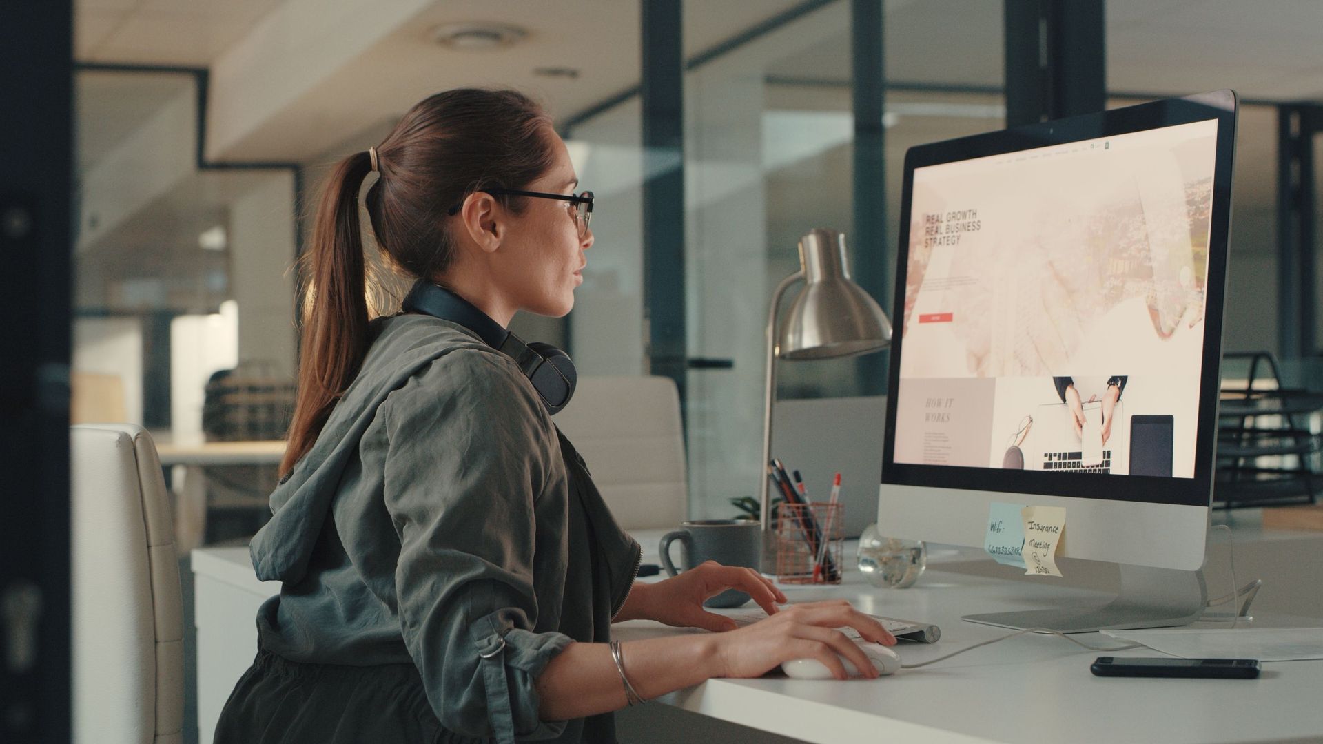 Adapting a brand strategy to suit her company&#39 ; s target market