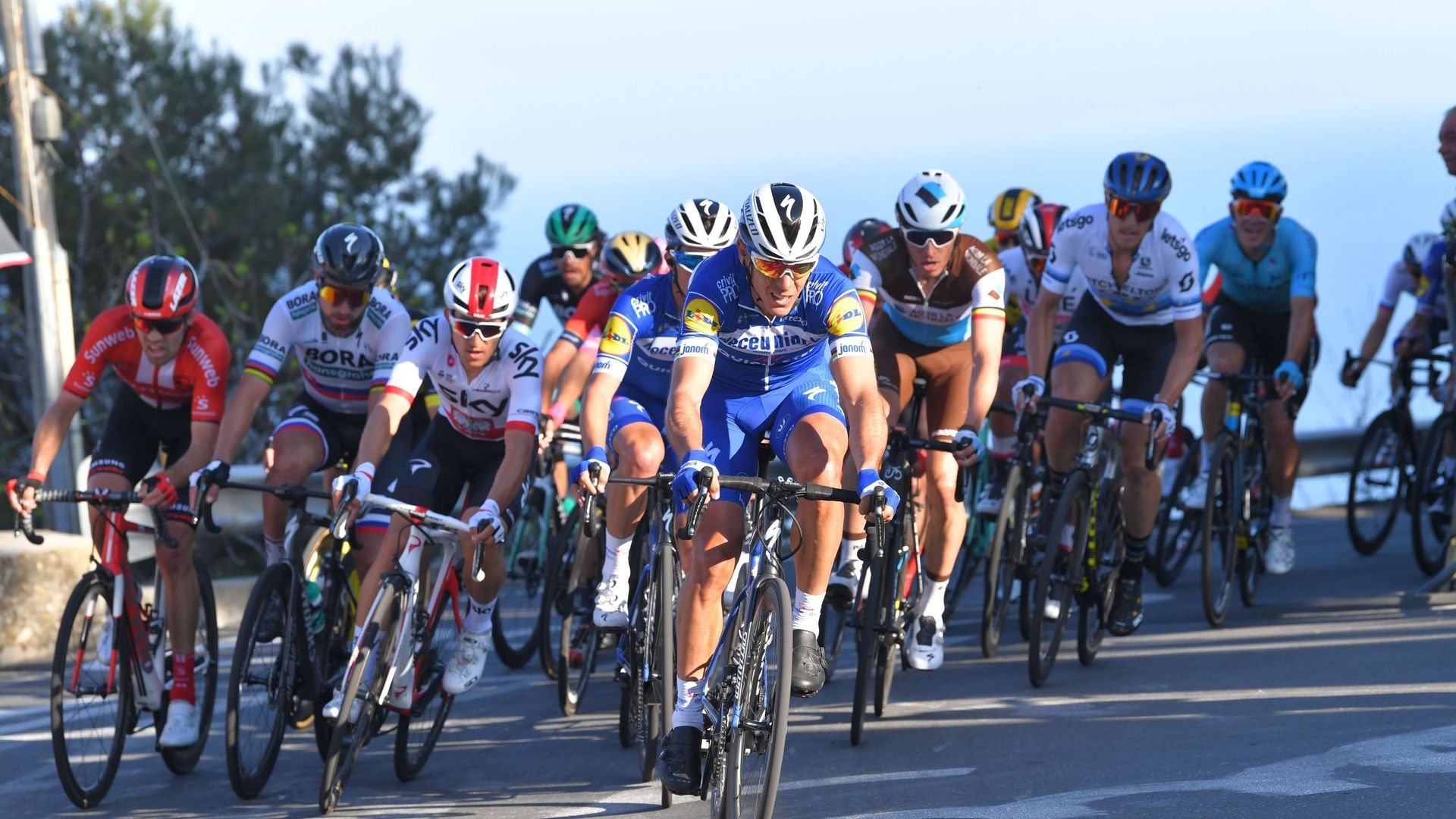 Six coureurs par équipe pour un Milan San Remo inhabituel.