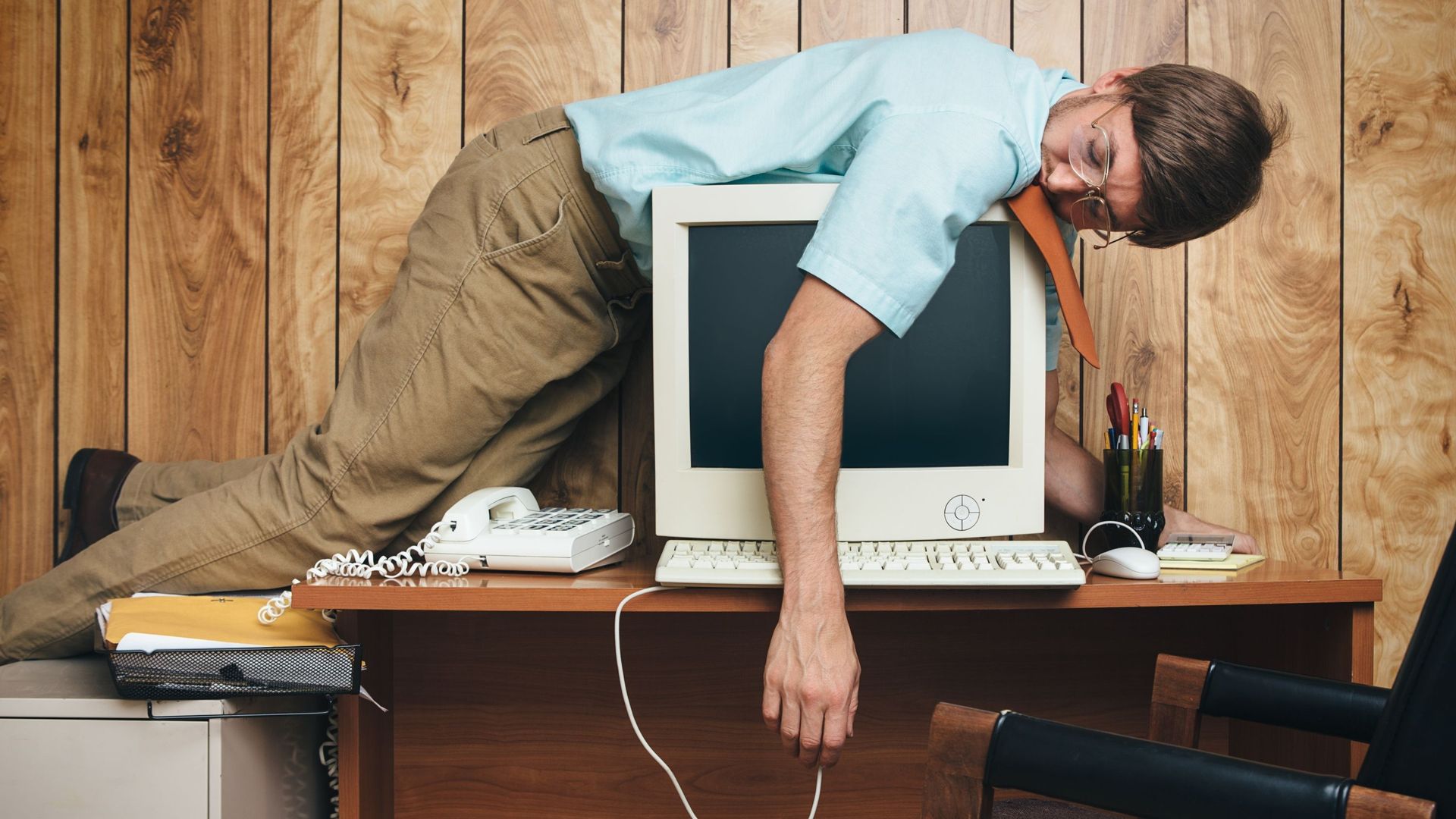 N’ayez pas de scrupule à vous trouver un coin confortable pour une micro-sieste au bureau.