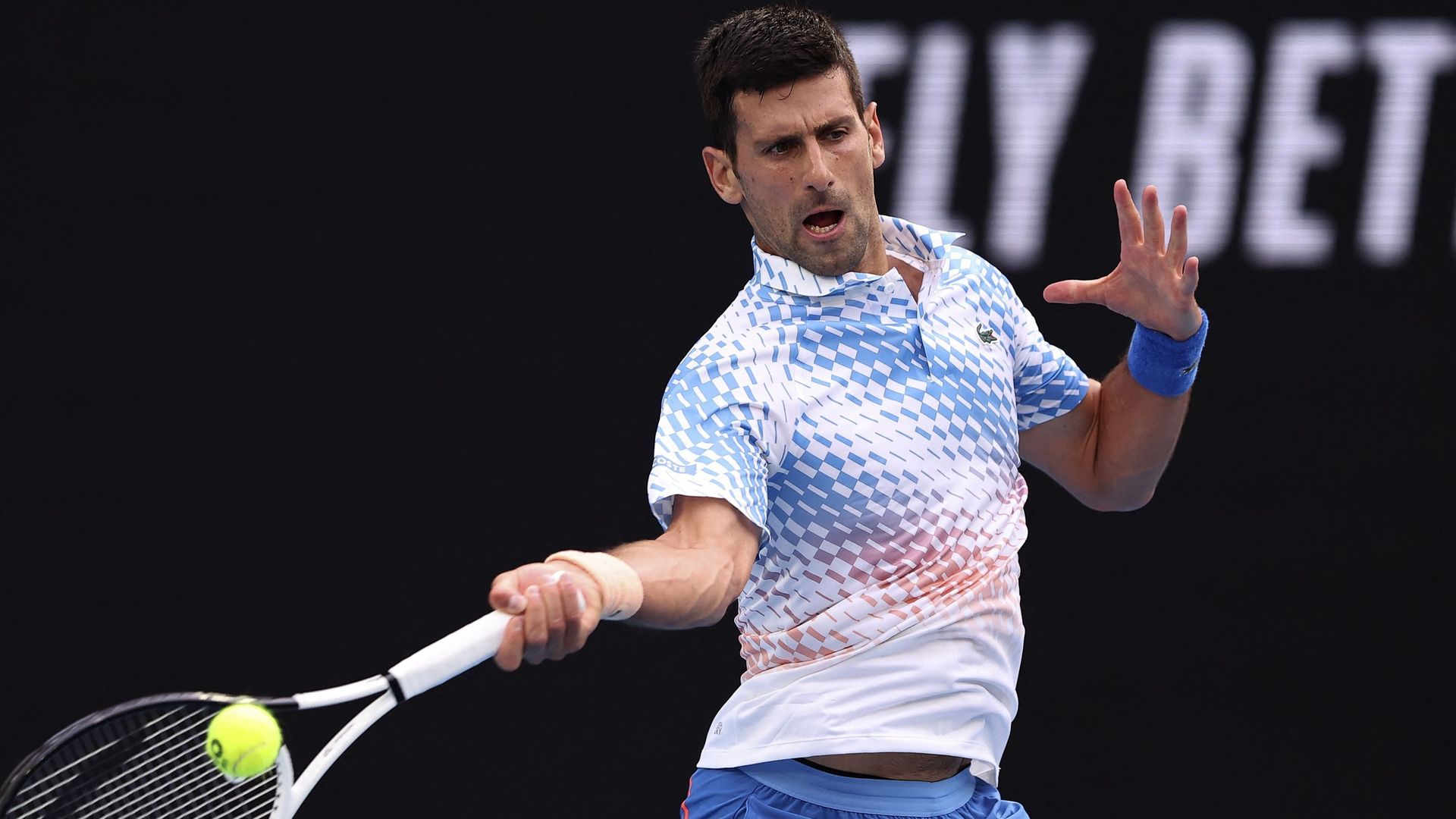 Novak Djokovic est en huitièmes de finale de l’Open d’Australie.