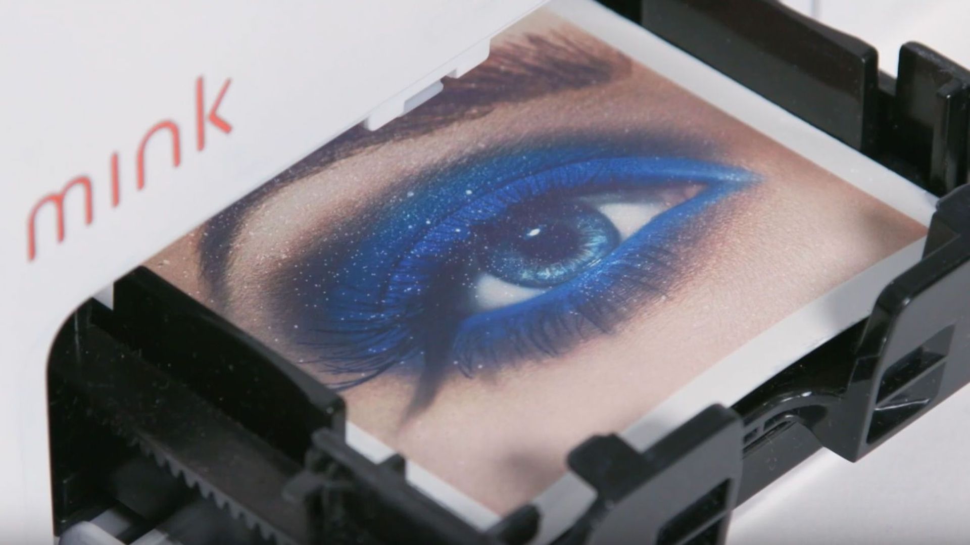 Capture d'écran "2019 Mink Makeup Printer Launch!" par Mink
