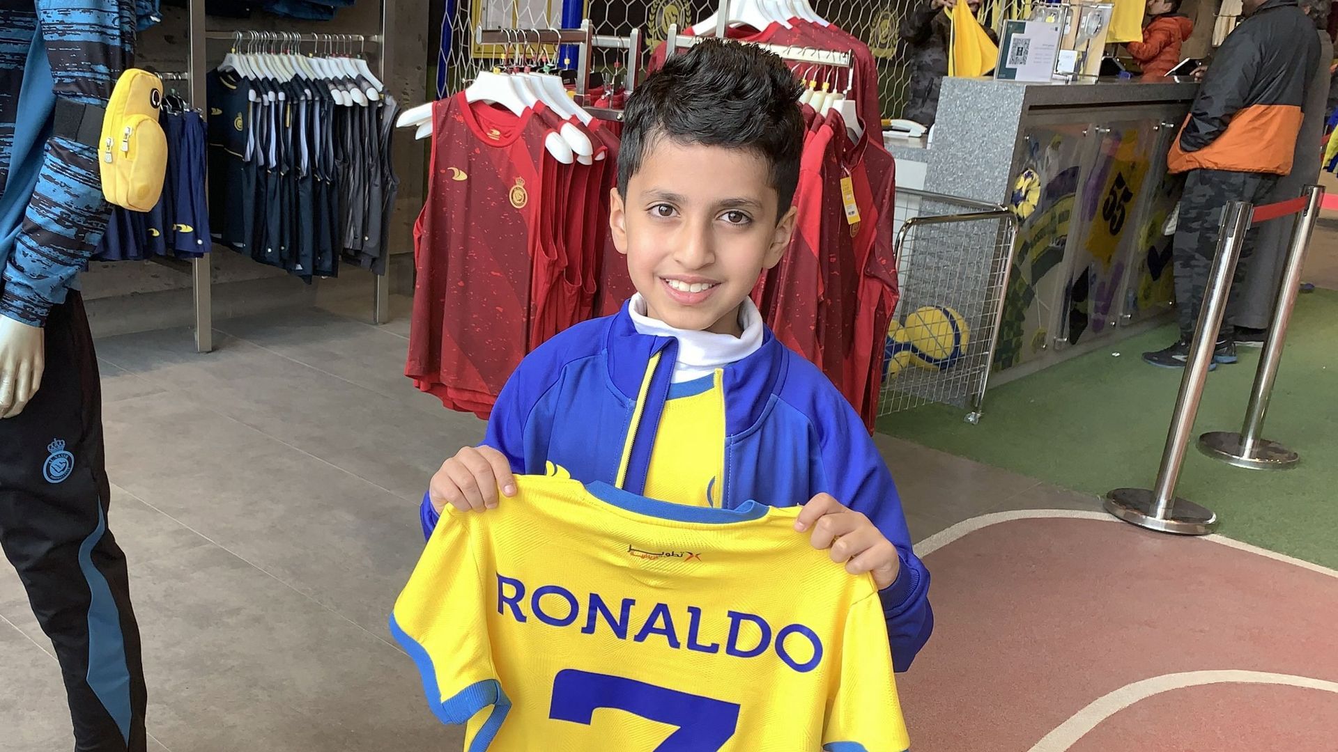 En Arabie saoudite, la 'Ronaldomania' a débuté, les maillots d'Al-Nassr  s'arrachent 