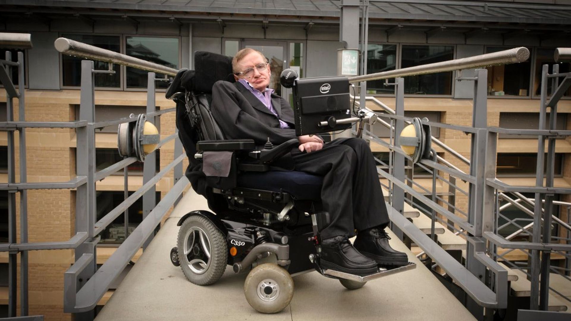Stephen Hawking sera l'un des premiers touristes de l'espace